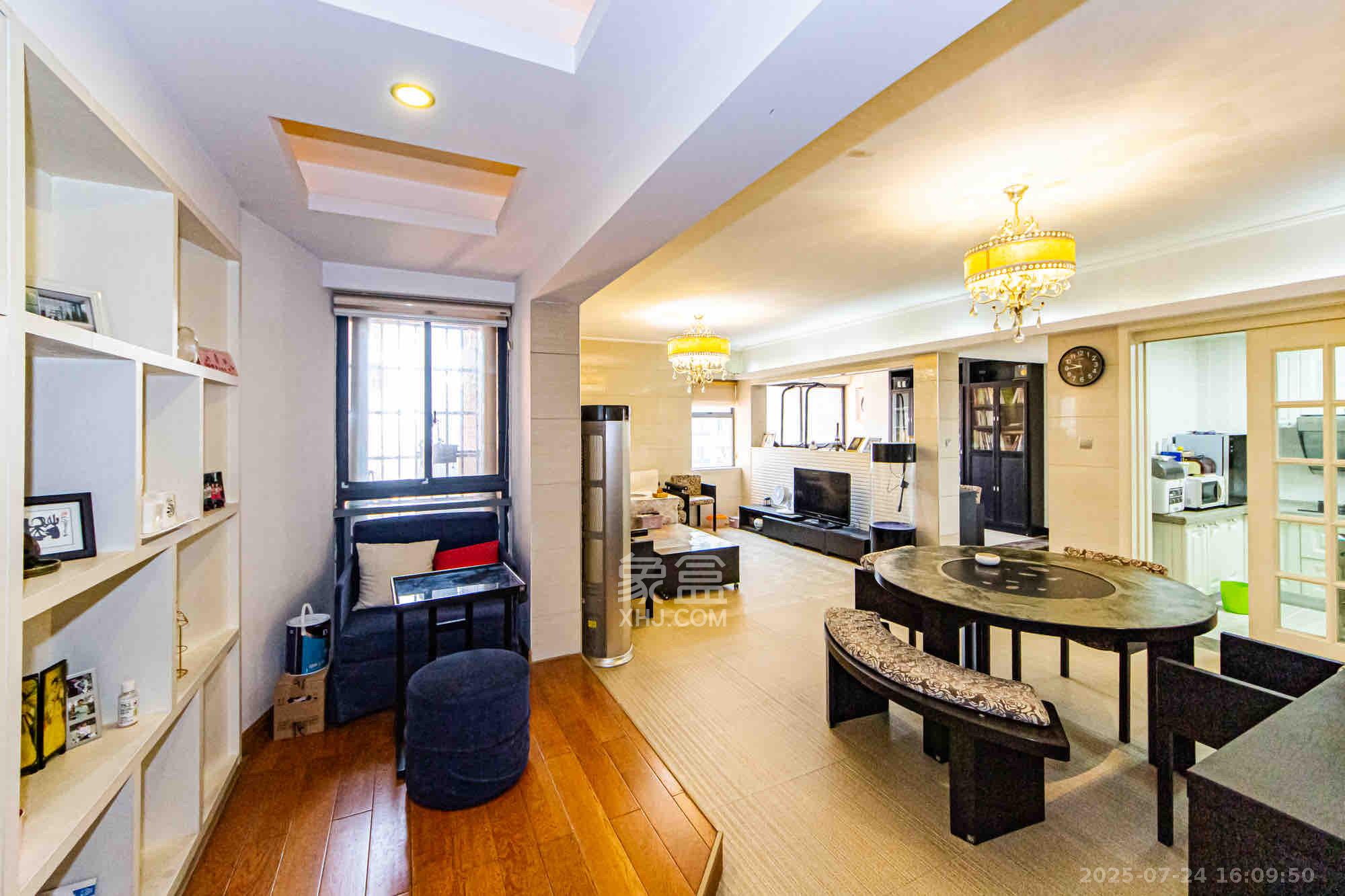 滨江君悦香邸 3室2厅2卫 3500.0元/月 滨江君悦香邸 3室2厅2卫 3500.0元/月室内图