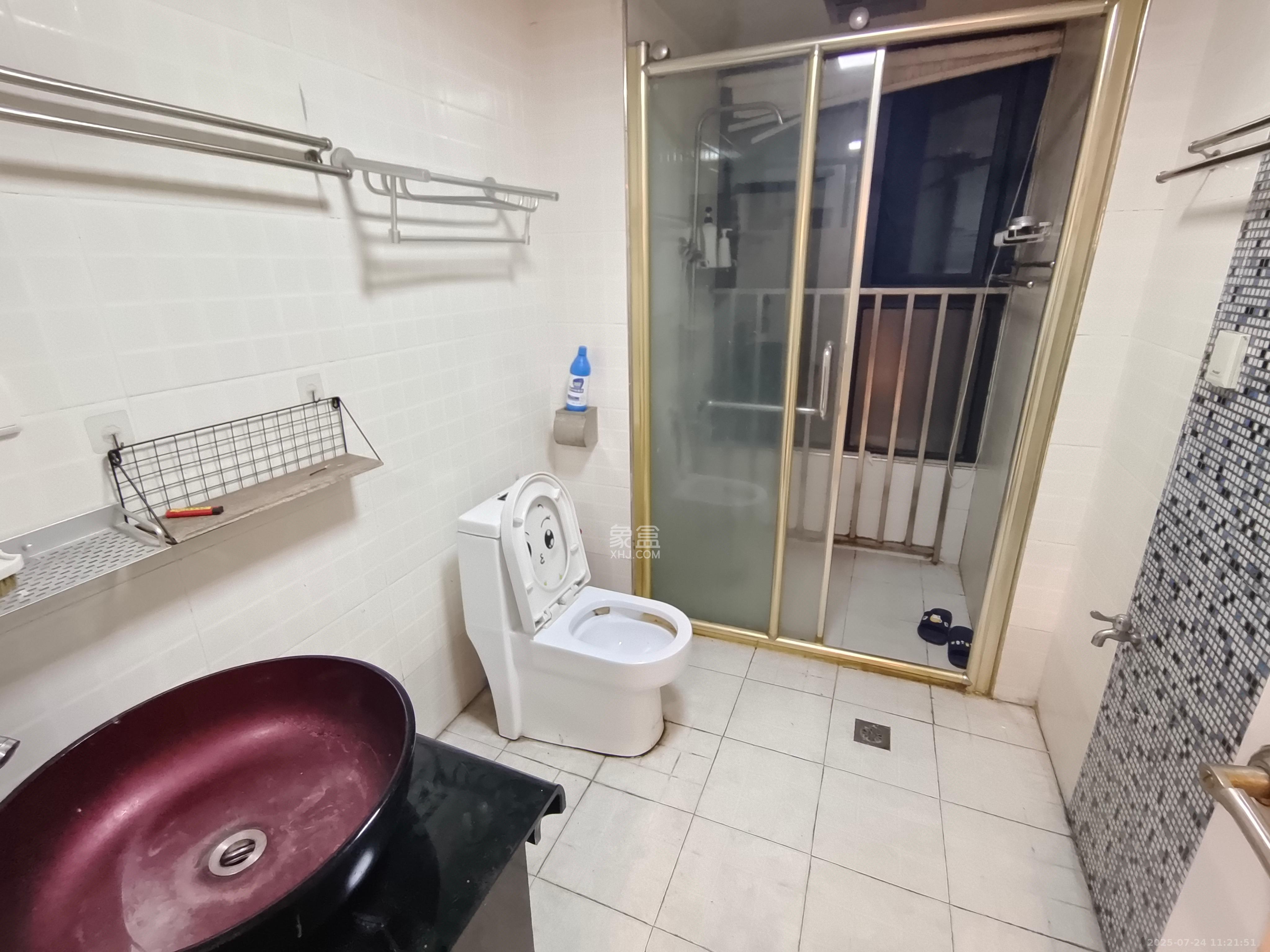 藏珑湖上国际花园 2室2厅1卫 2400.0元/月 藏珑湖上国际花园 2室2厅1卫 2400.0元/月室内图