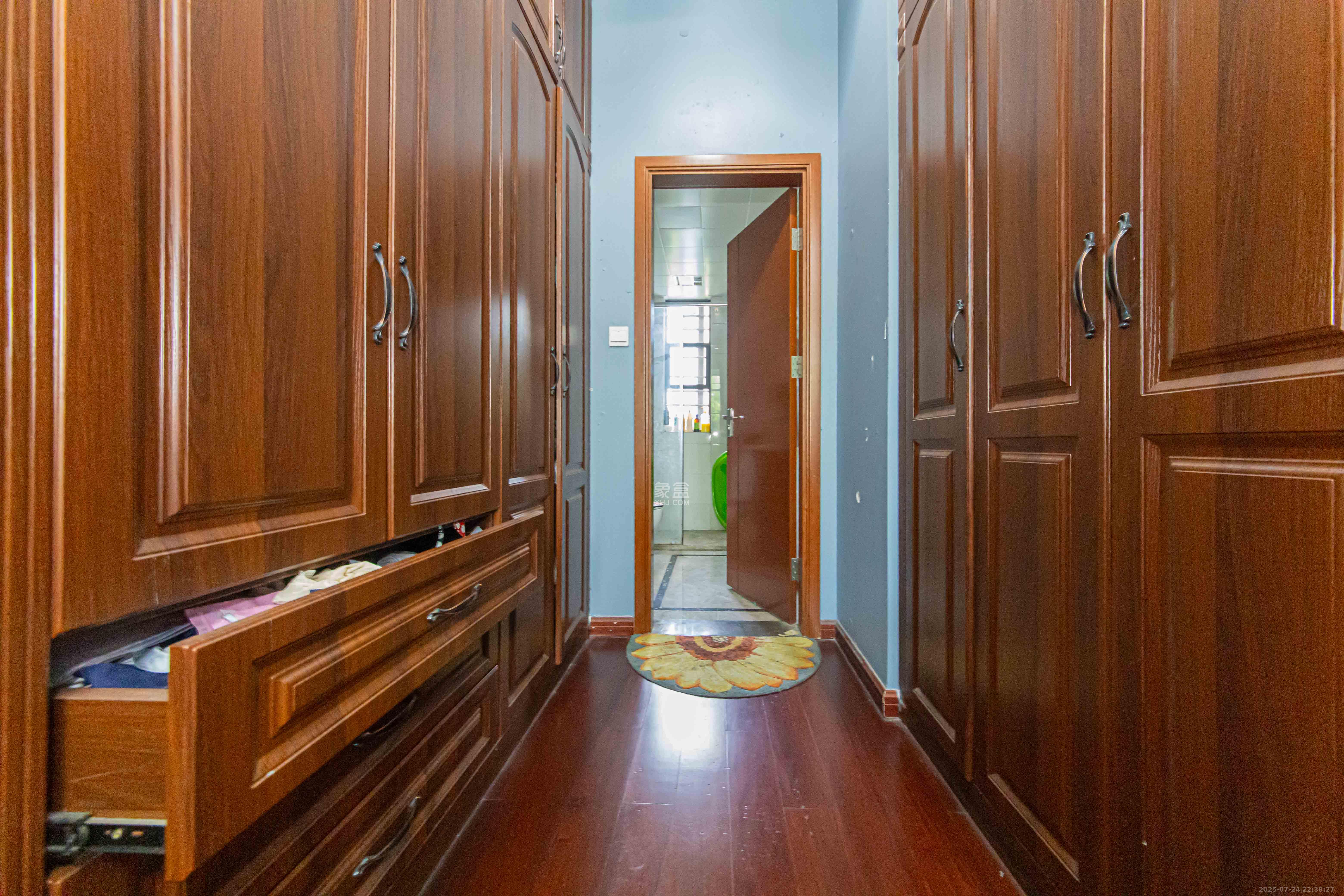 中海新城熙岸(中信新城五期) 4室2厅2卫 170.0万 中海新城熙岸(中信新城五期) 4室2厅2卫 170.0万卫生间