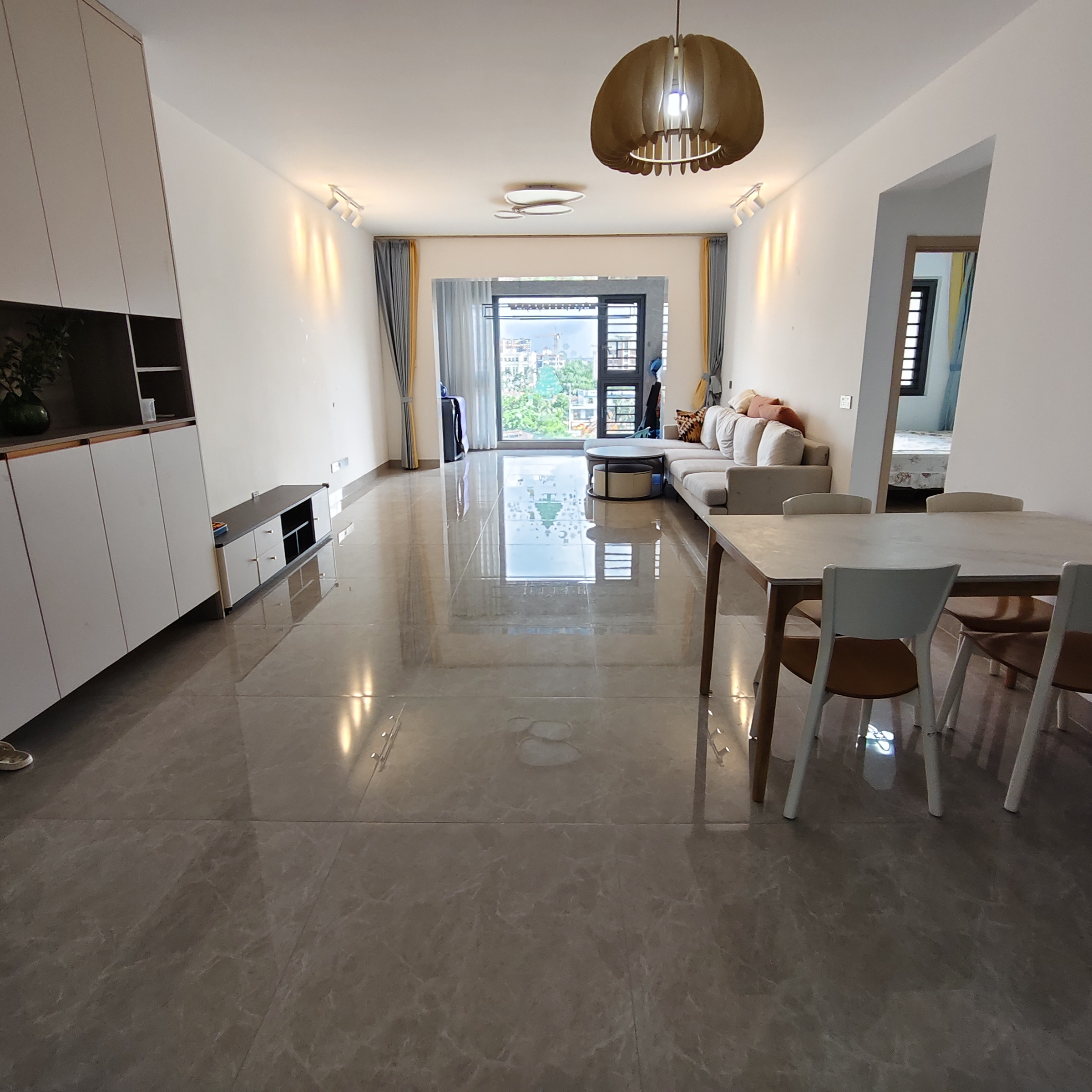 世茂璀璨滨江 3室2厅2卫 2599.0元/月 世茂璀璨滨江 3室2厅2卫 2599.0元/月室内图