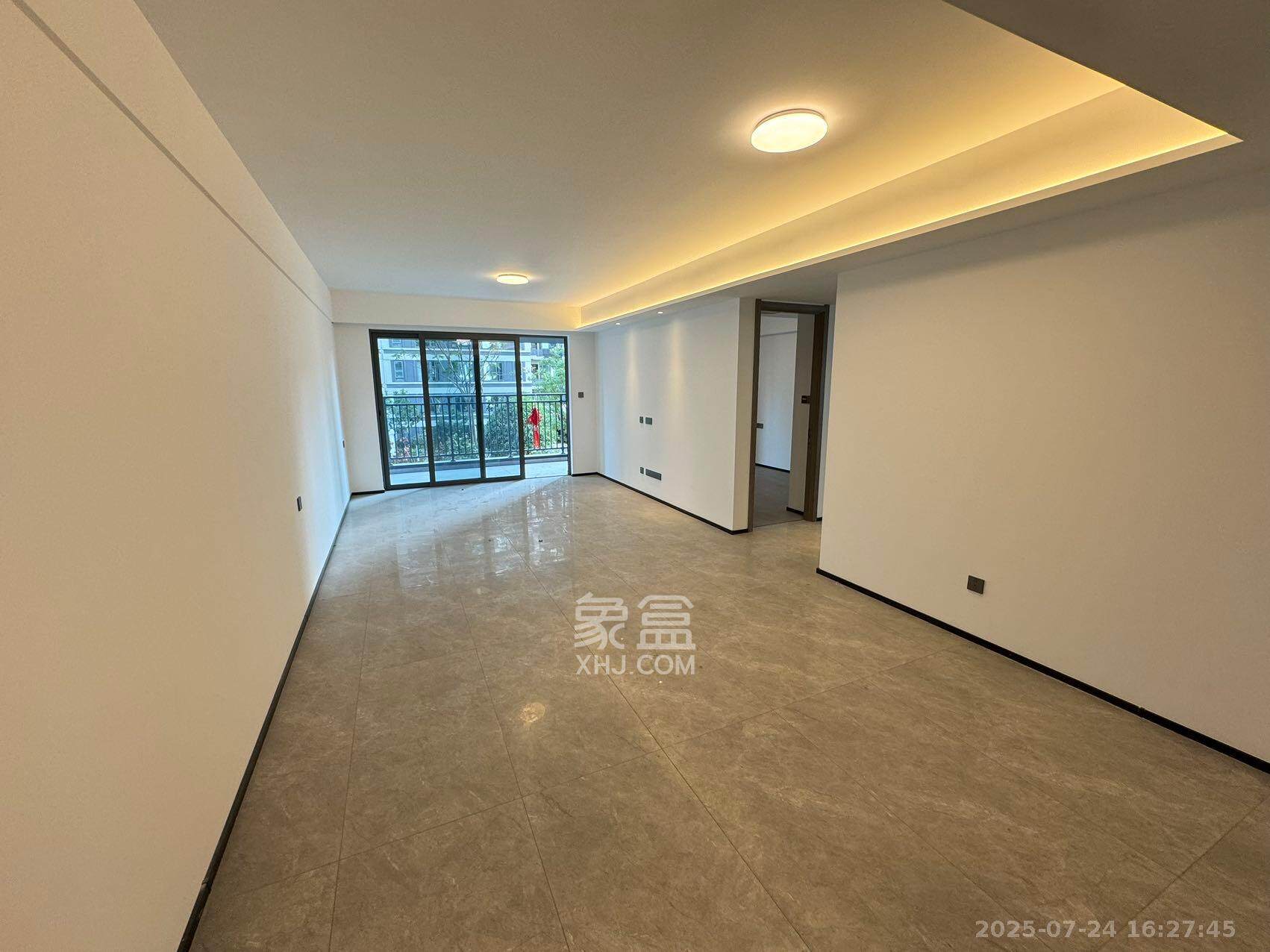 轨道万科悦府  3室2厅2卫   2900.00元/月
