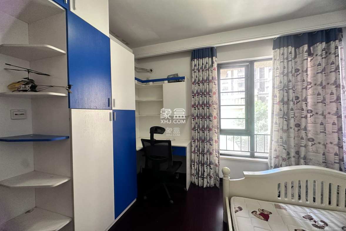 中海国际二期  3室2厅2卫    2200.0元/月 中海国际二期  3室2厅2卫    2200.0元/月室内图