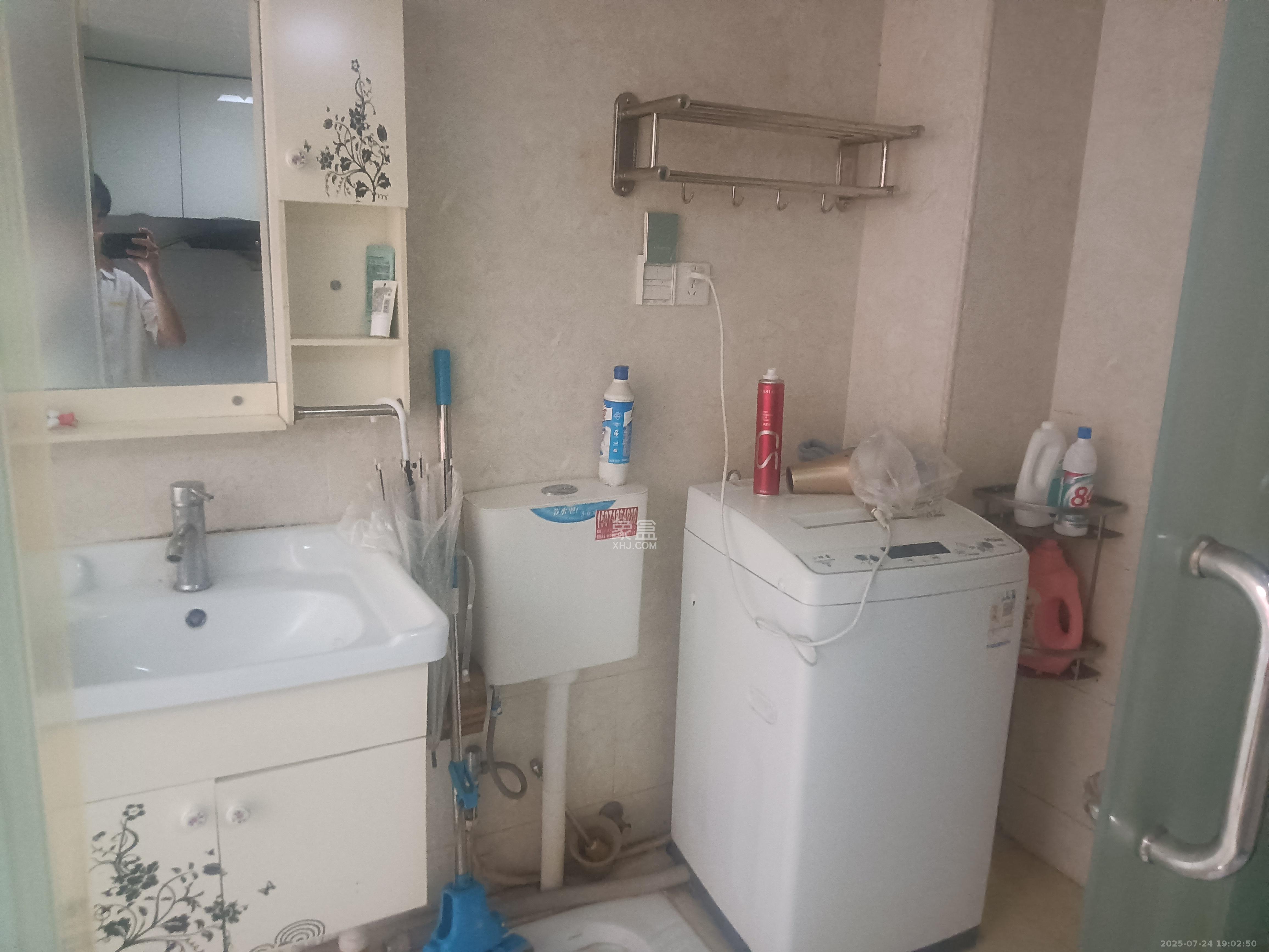 他城（天鸿时代公寓）  1室1厅1卫    1400.0元/月室内图