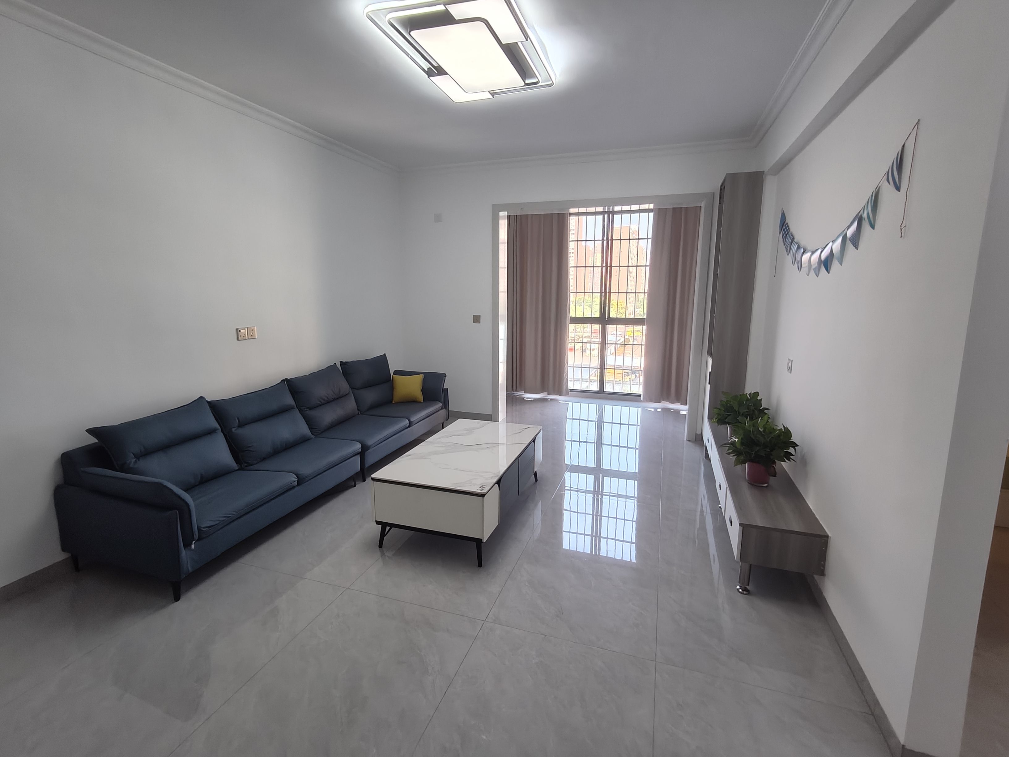 长湖新村 1室1厅1卫 1800.0元/月 长湖新村 1室1厅1卫 1800.0元/月室内图