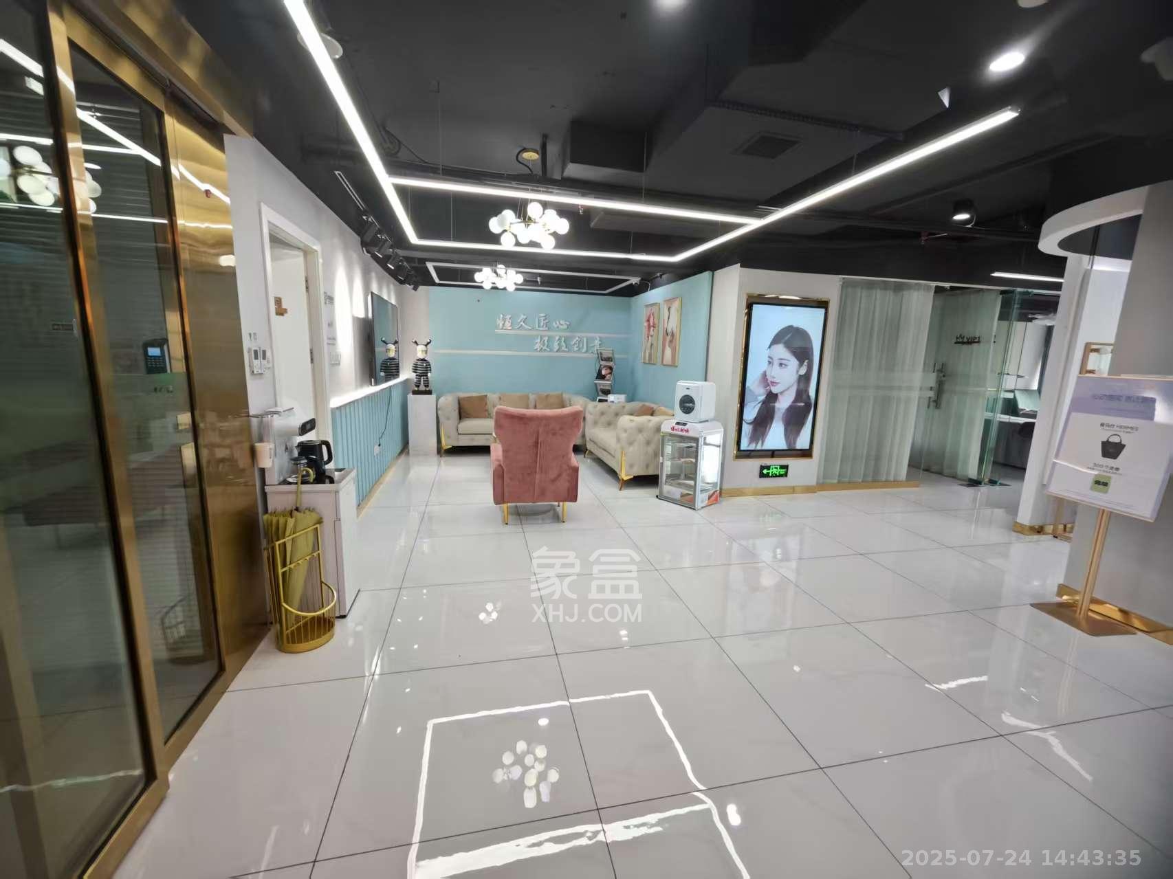 卡瑞尔恒力中心   205.67㎡     10000.00元/月