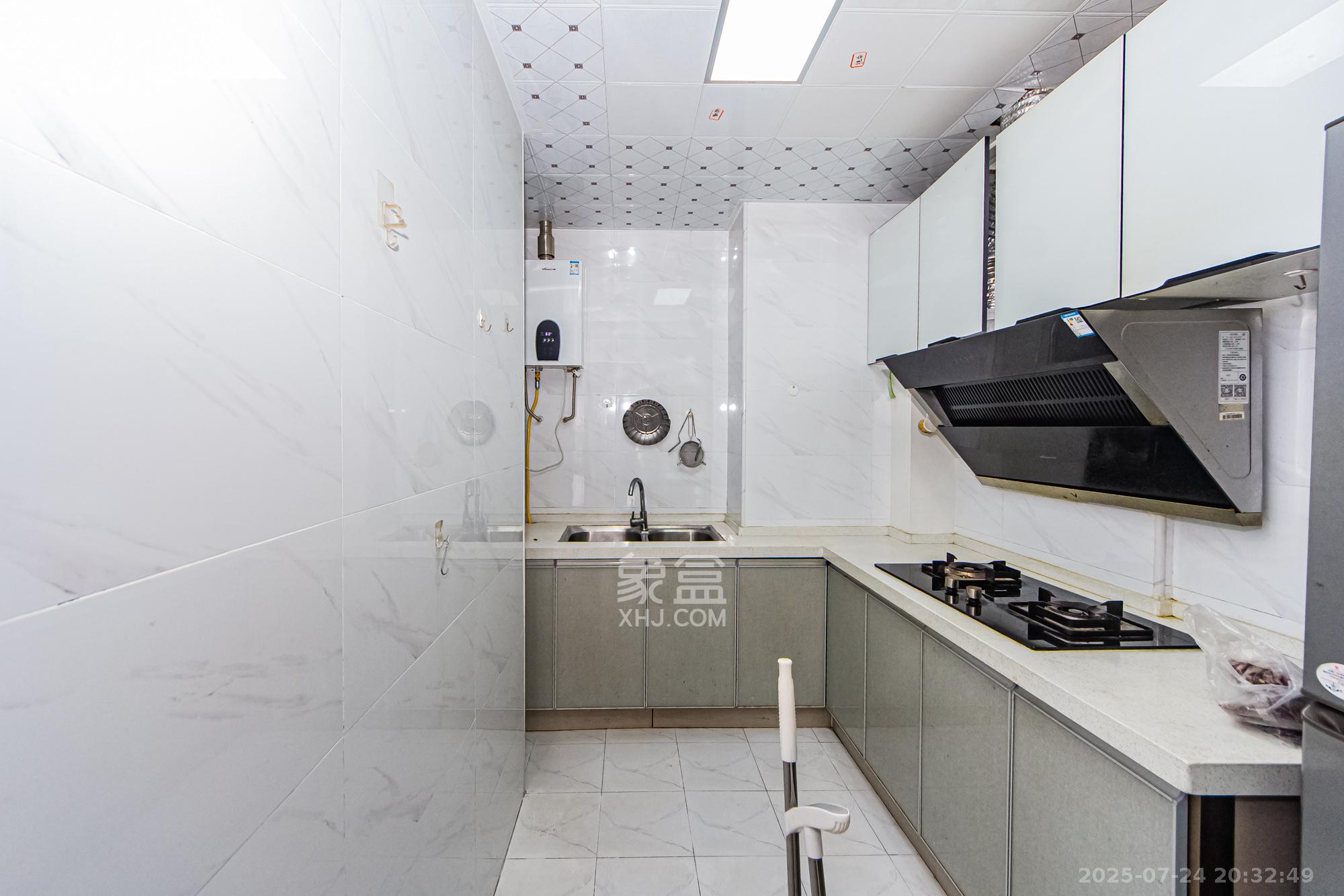 北辰三角洲C3区  3室2厅2卫    143.0万厨房