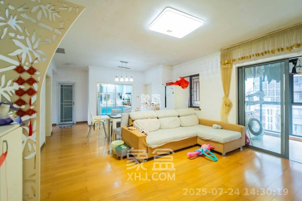 中城丽景香山园 3室2厅1卫 2600.0元/月 中城丽景香山园 3室2厅1卫 2600.0元/月室内图