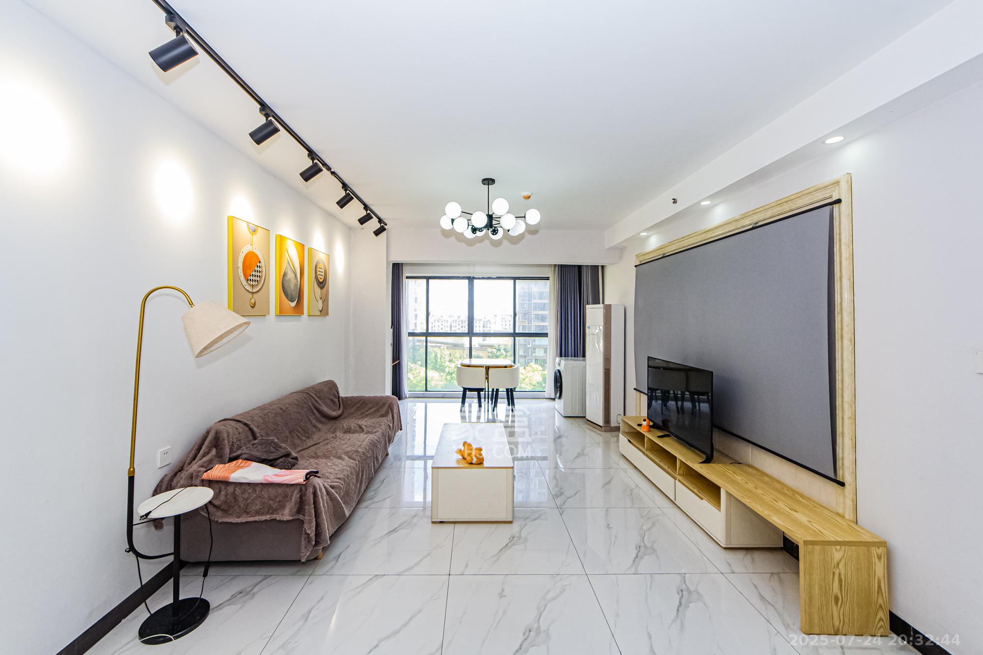 北辰三角洲C3区 3室2厅2卫 143.0万 北辰三角洲C3区 3室2厅2卫 143.0万客厅