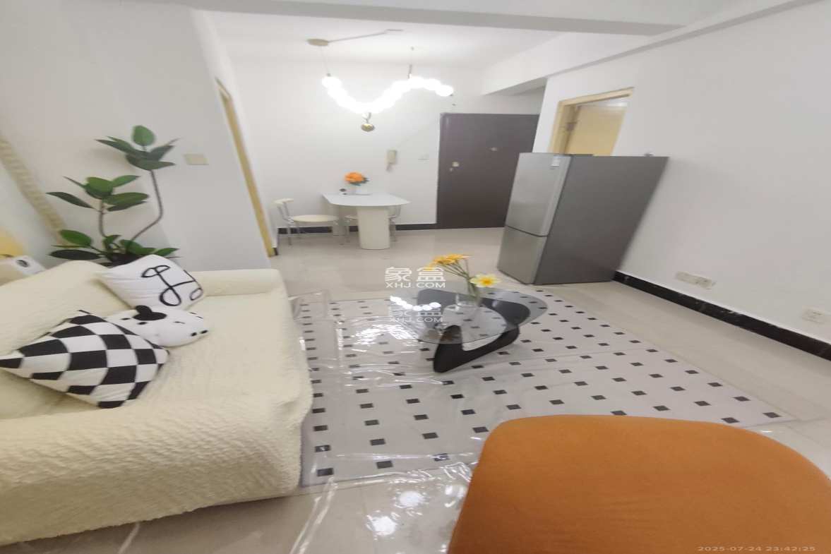 壹号公馆  1室1厅0卫    2600.0元/月 壹号公馆  1室1厅0卫    2600.0元/月室内图1