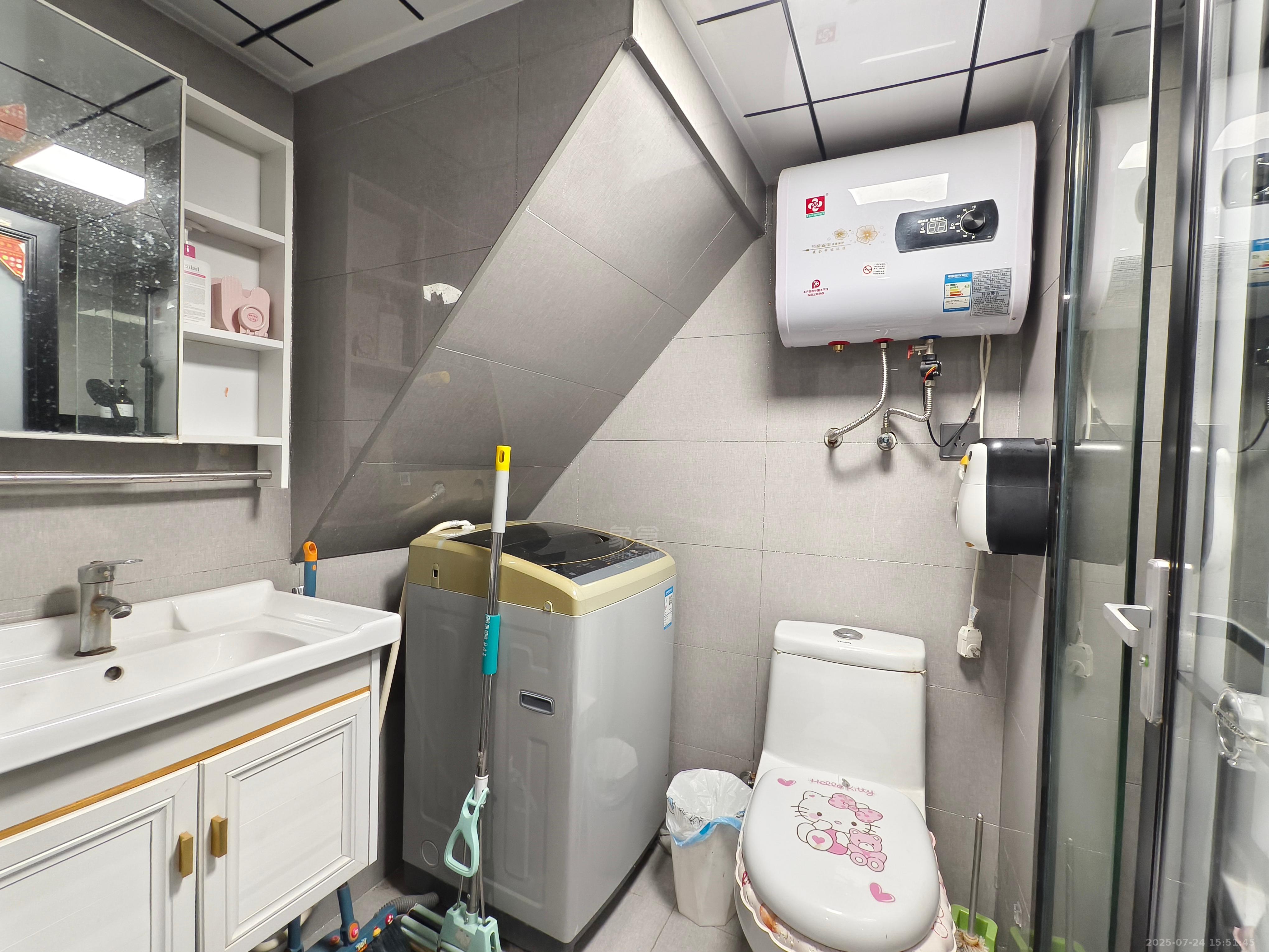 紫金华府 2室2厅1卫 1800.0元/月 紫金华府 2室2厅1卫 1800.0元/月室内图