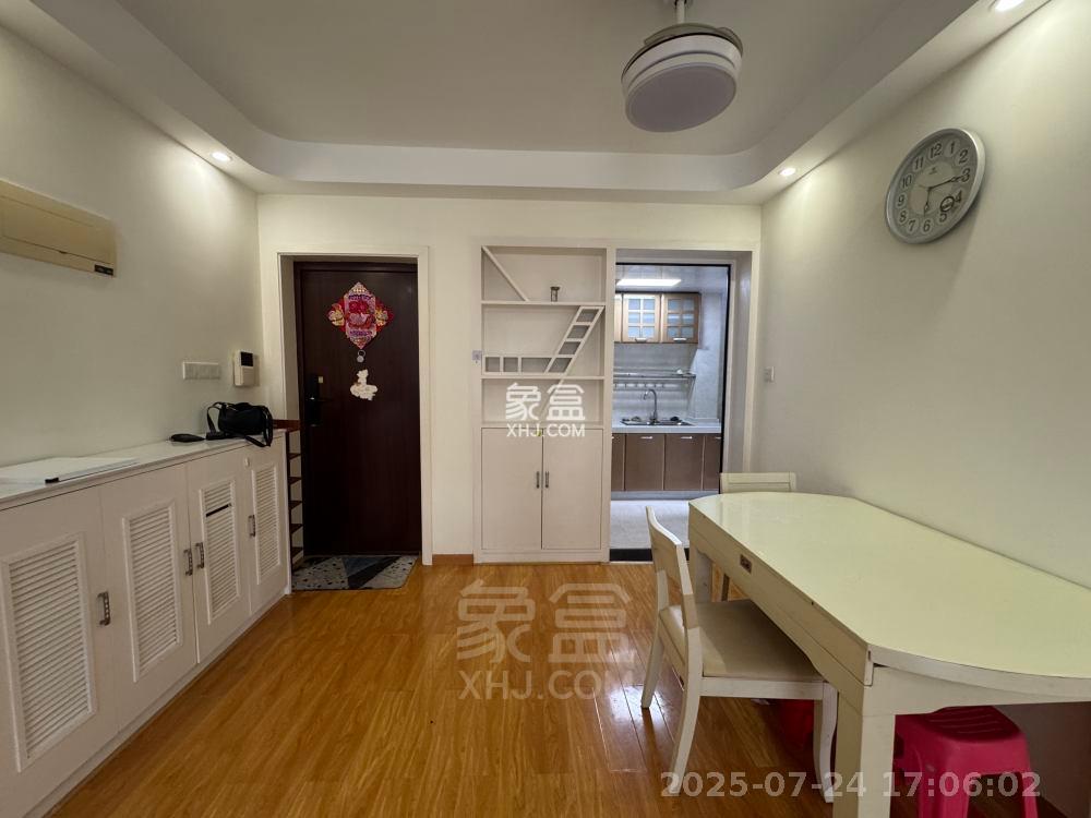 中建御山和苑  3室2厅2卫    1900.0元/月 中建御山和苑  3室2厅2卫    1900.0元/月室内图