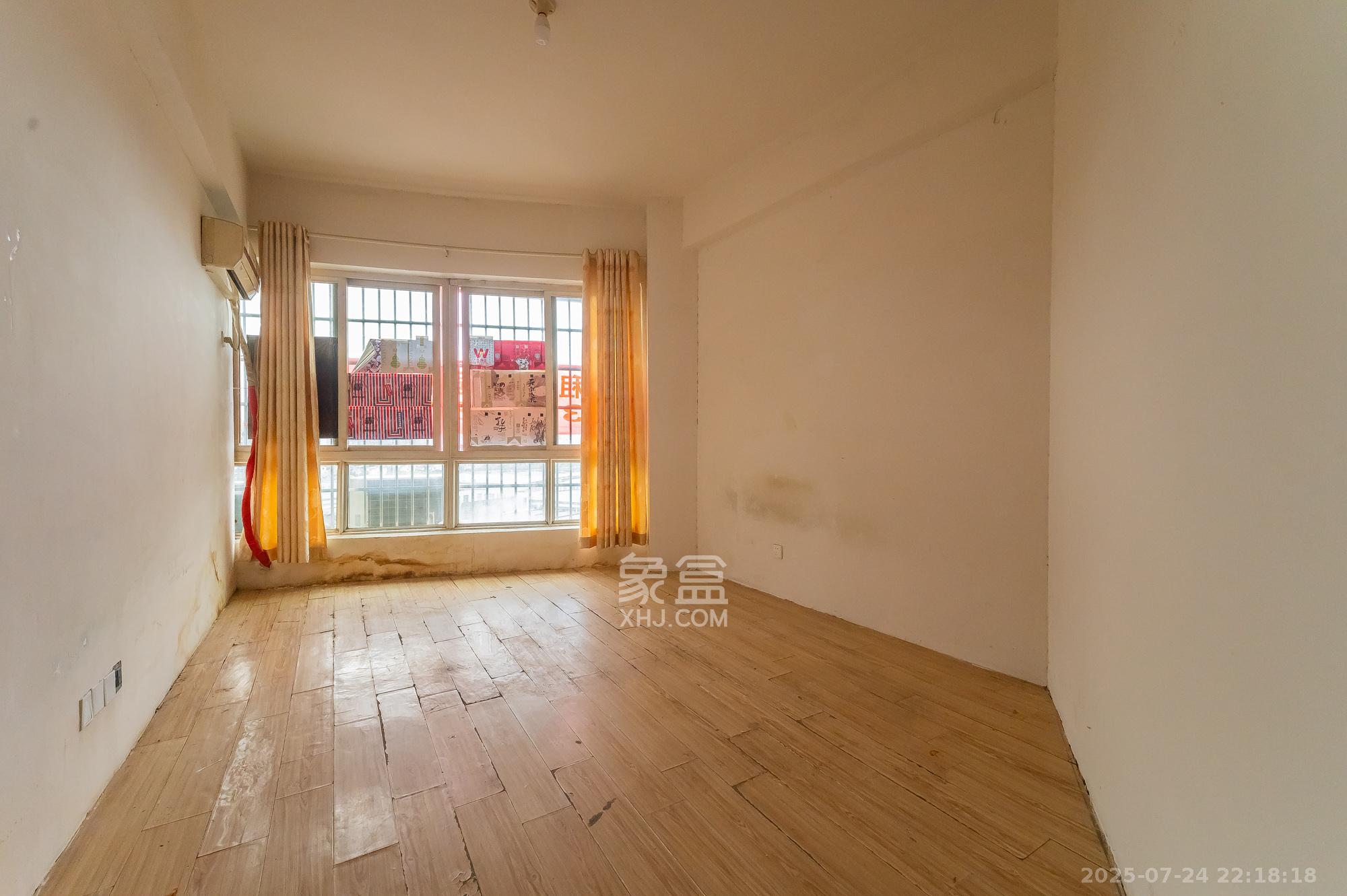 思进大厦 5室2厅2卫 107.8万 思进大厦 5室2厅2卫 107.8万其他