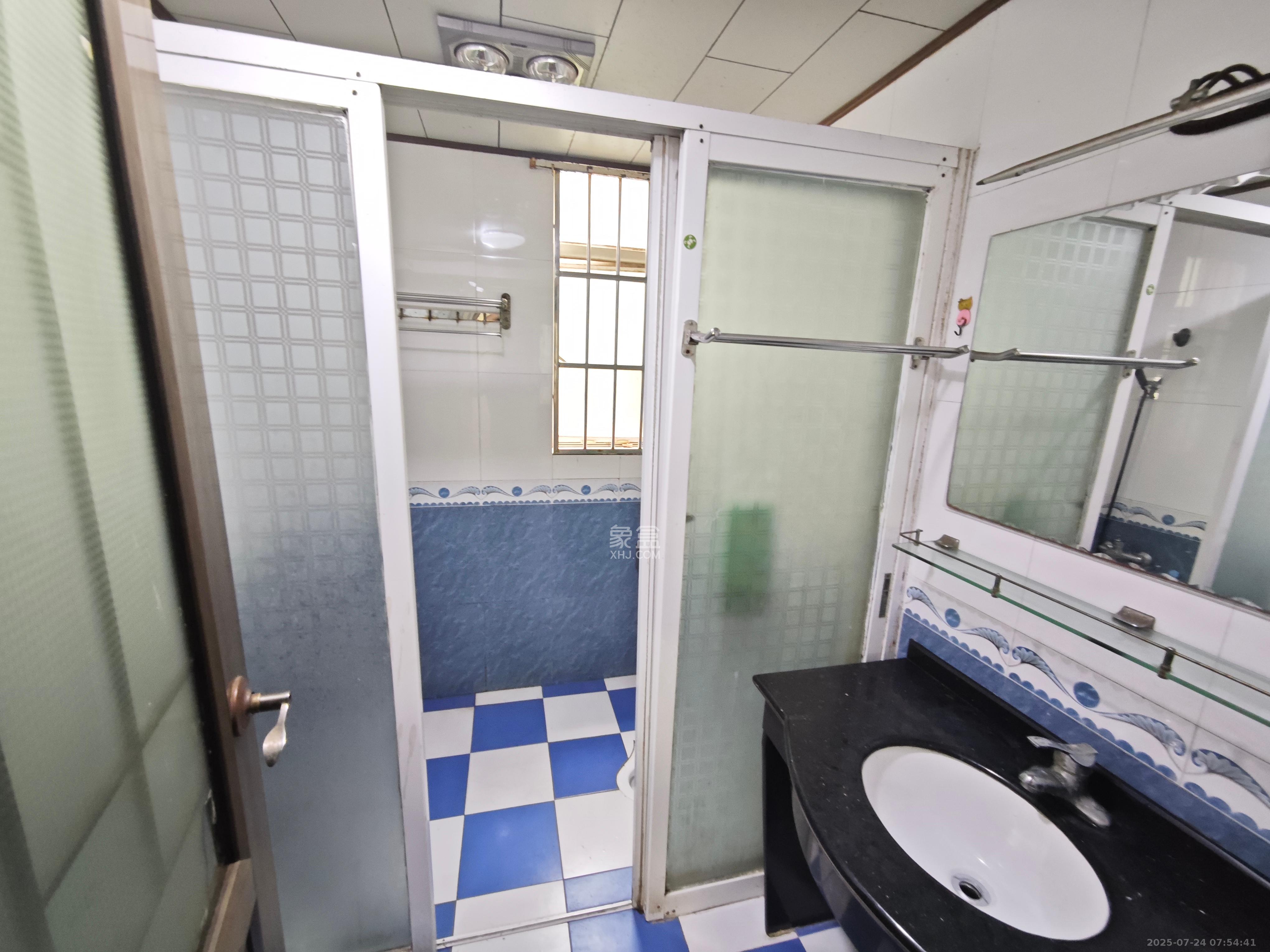 山水人家一二期 3室2厅2卫 2000.0元/月 山水人家一二期 3室2厅2卫 2000.0元/月室内图