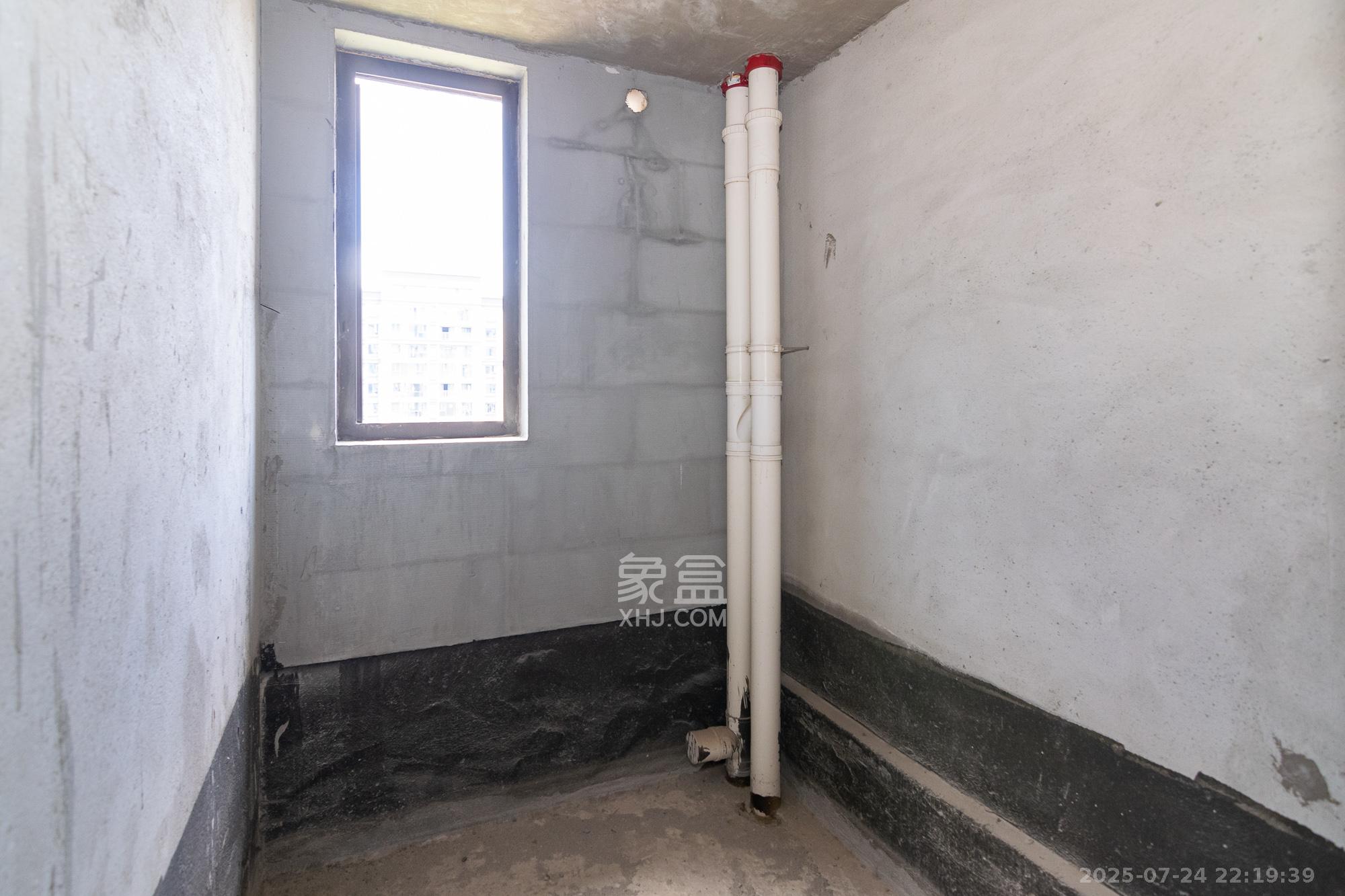 湾田望江府  4室2厅2卫    68.0万 湾田望江府  4室2厅2卫    68.0万卫生间