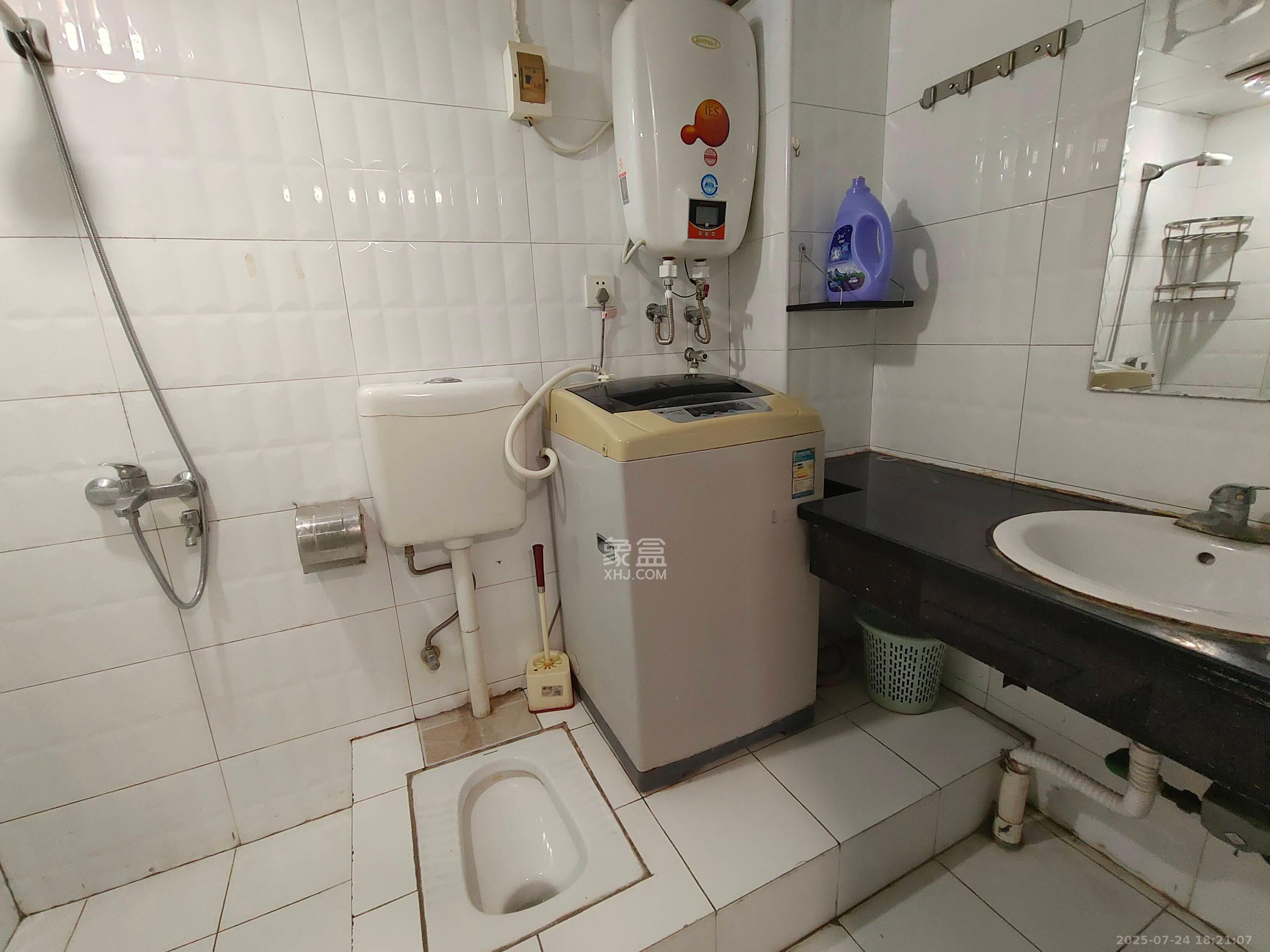 融圣国际 2室2厅2卫 2500.0元/月 融圣国际 2室2厅2卫 2500.0元/月室内图