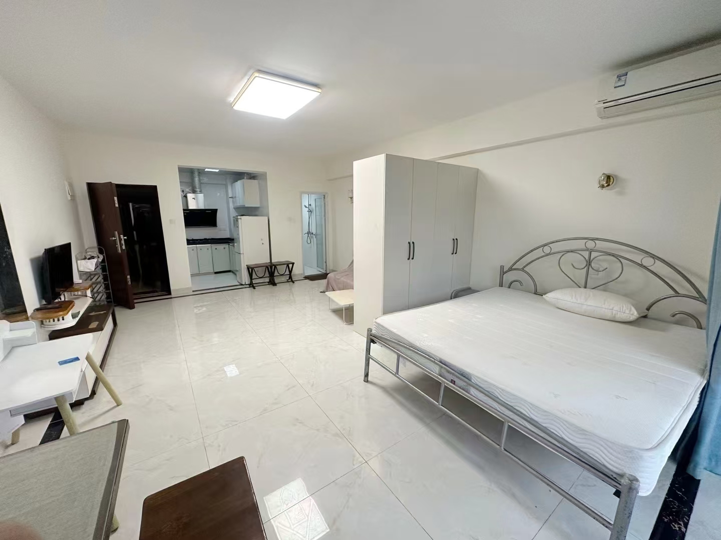 书香苑 1室1厅1卫 1900.0元/月 书香苑 1室1厅1卫 1900.0元/月室内图