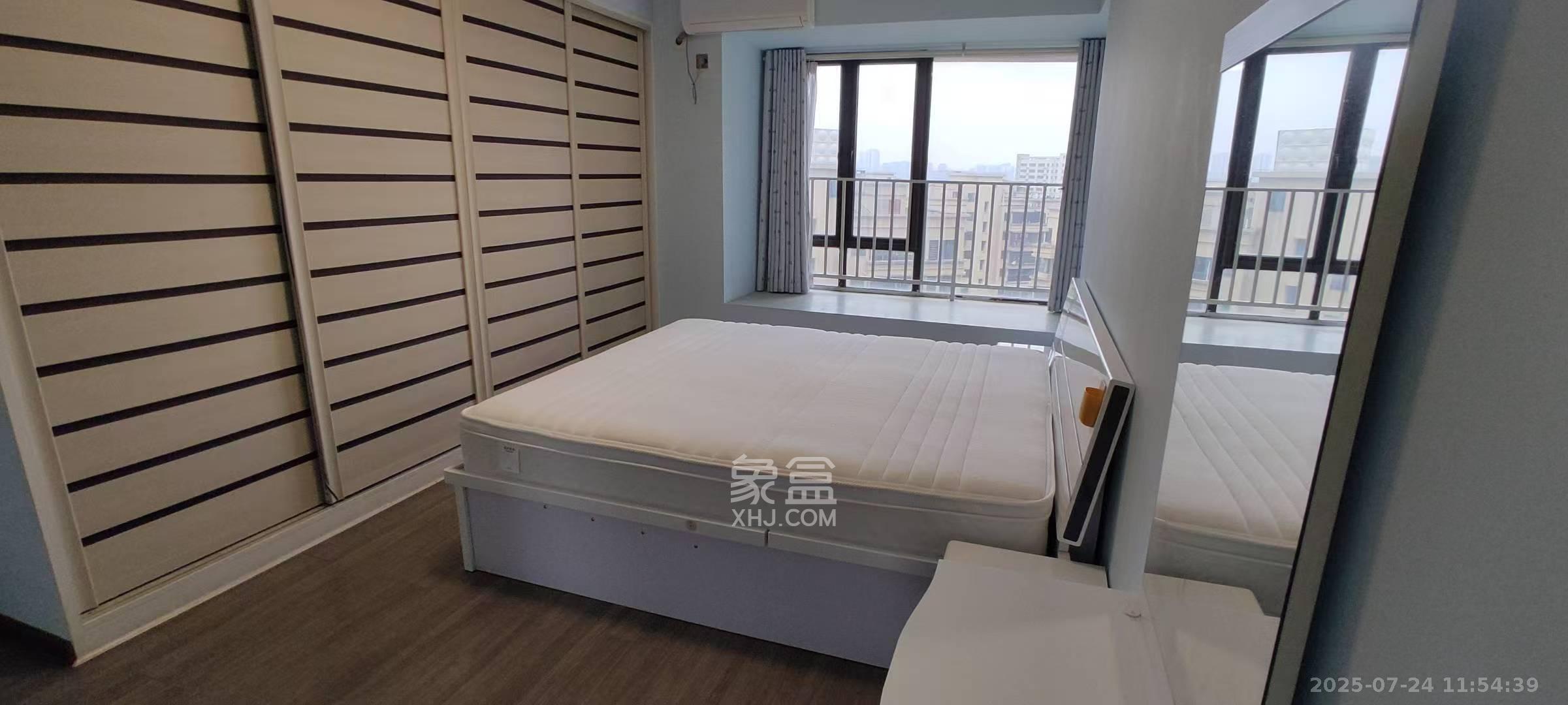 保利麓谷林语F区  3室2厅2卫   2600.00元/月室内图