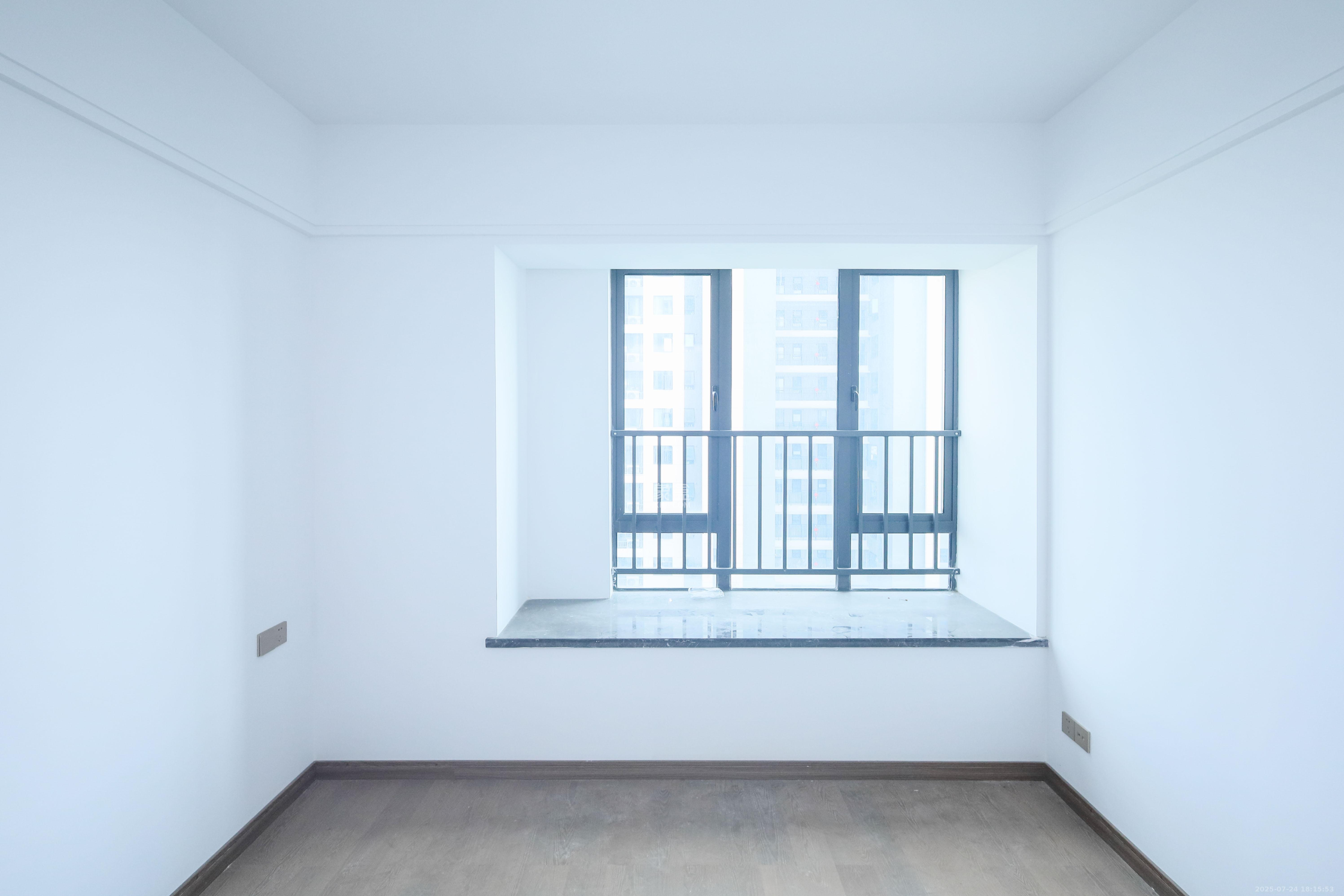 梅溪枫林  3室1厅1卫    108.0万 梅溪枫林  3室1厅1卫    108.0万卧室