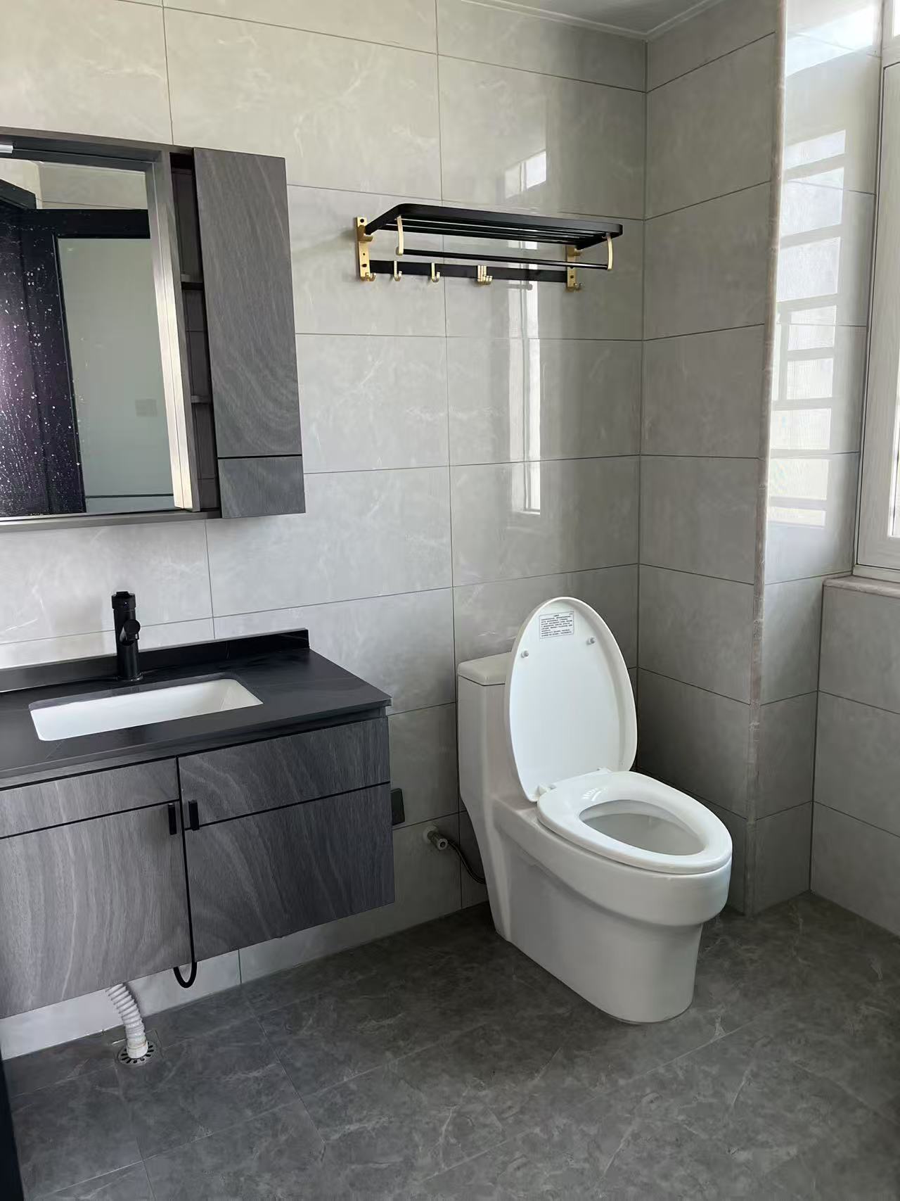 金湾家园(金湾嘉园) 4室2厅2卫 89.8万 金湾家园(金湾嘉园) 4室2厅2卫 89.8万室内图