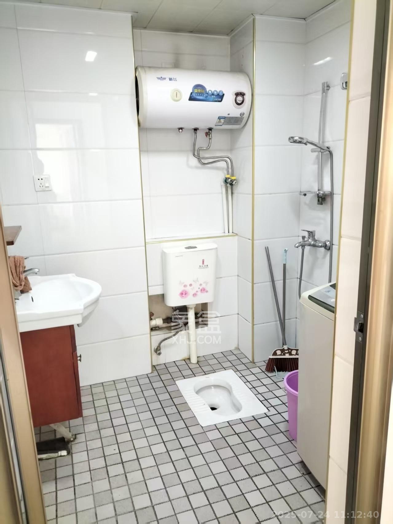 骑龙安置小区 2室1厅1卫 1400.0元/月 骑龙安置小区 2室1厅1卫 1400.0元/月室内图