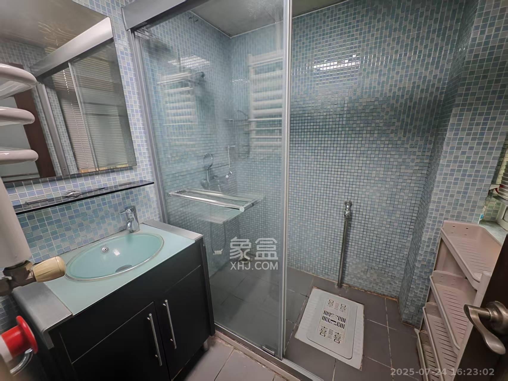 江岸景苑 3室2厅2卫 3400.0元/月 江岸景苑 3室2厅2卫 3400.0元/月室内图