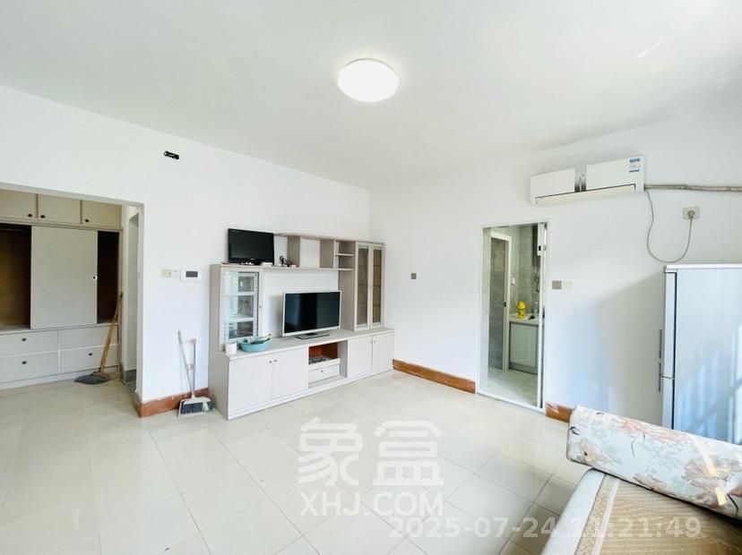 地质家园一、二期（地泰人民公馆）  2室1厅1卫   2400.00元/月室内图1