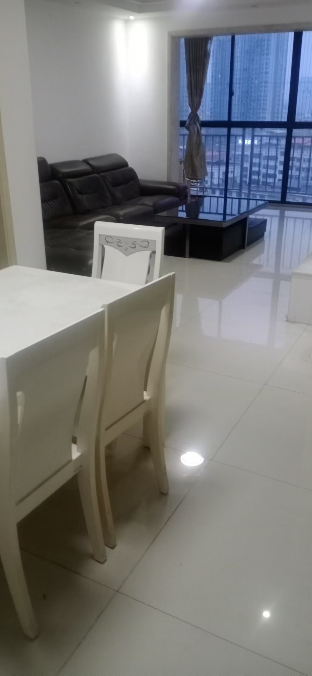 香格里拉 1室0厅0卫 1600.0元/月 香格里拉 1室0厅0卫 1600.0元/月室内图