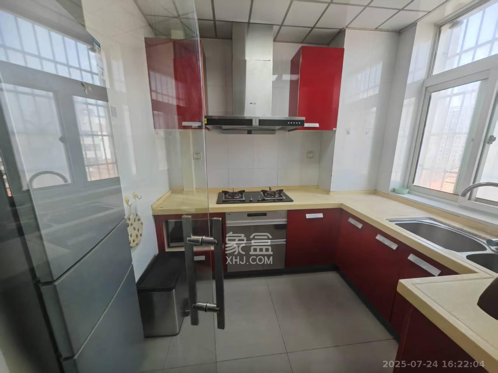 江岸景苑 3室2厅2卫 3400.0元/月 江岸景苑 3室2厅2卫 3400.0元/月室内图