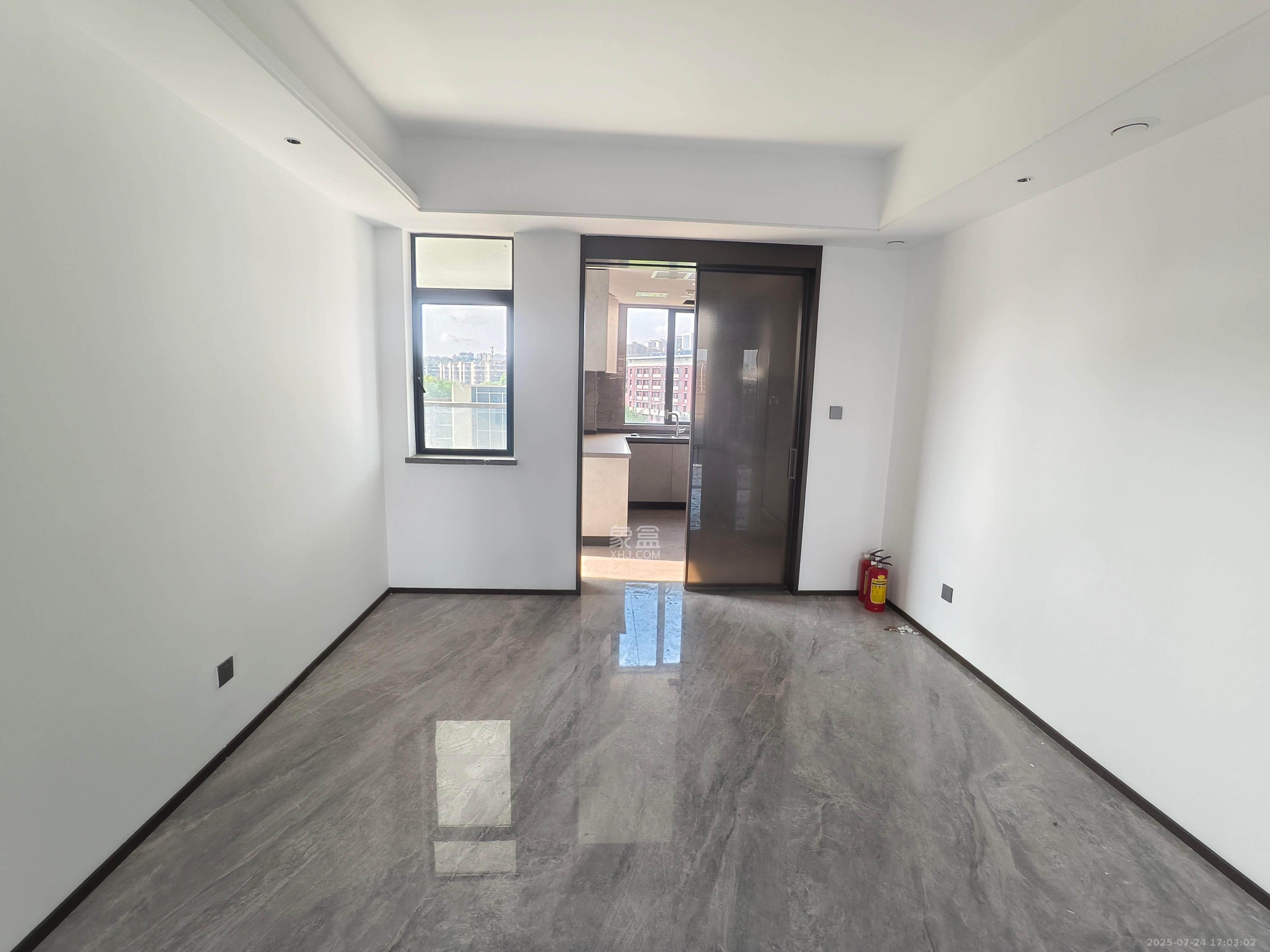 中欣楚天御府B区观澜 3室2厅2卫 4500.0元/月 中欣楚天御府B区观澜 3室2厅2卫 4500.0元/月室内图