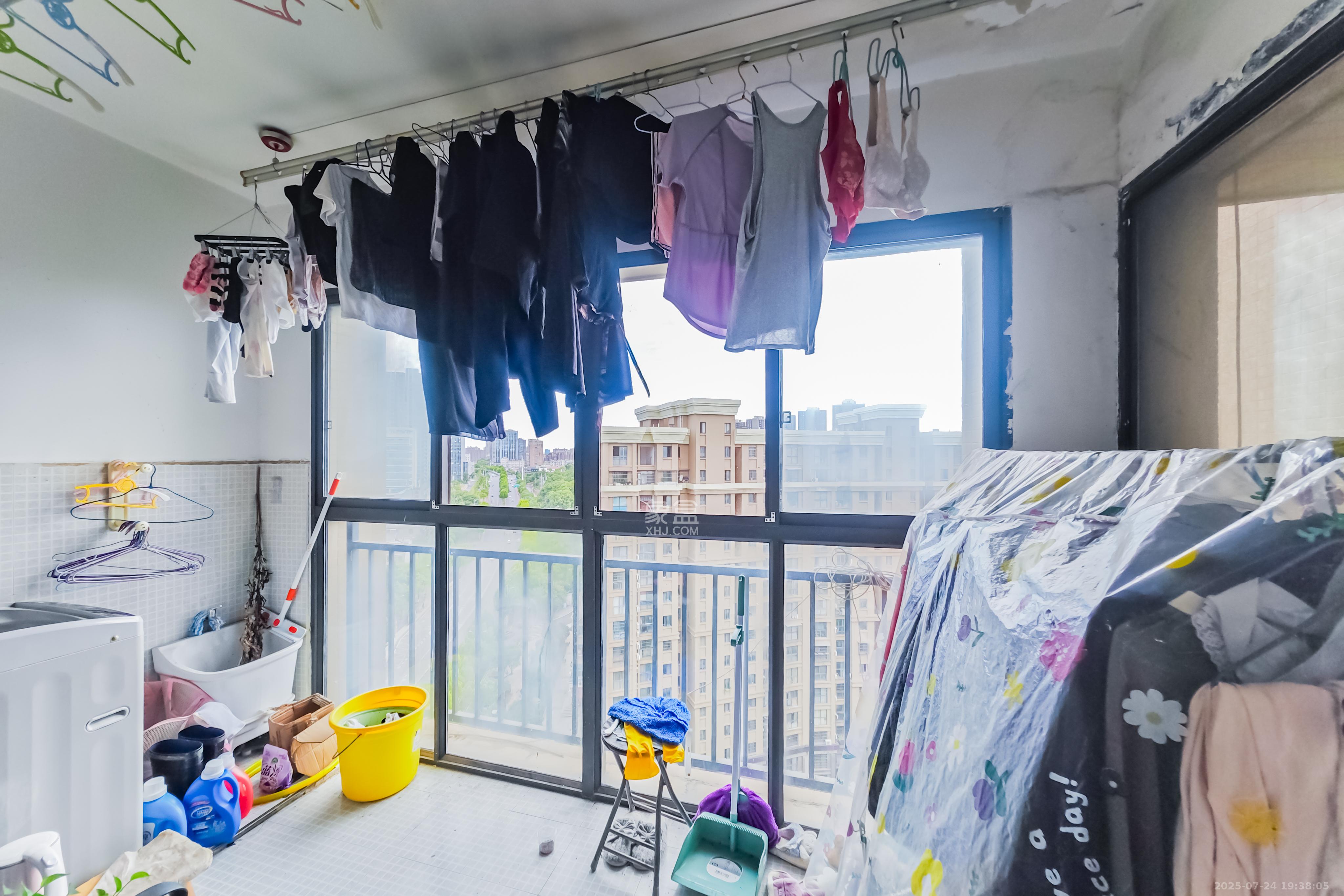 优山美地  3室2厅2卫   80.00万其他
