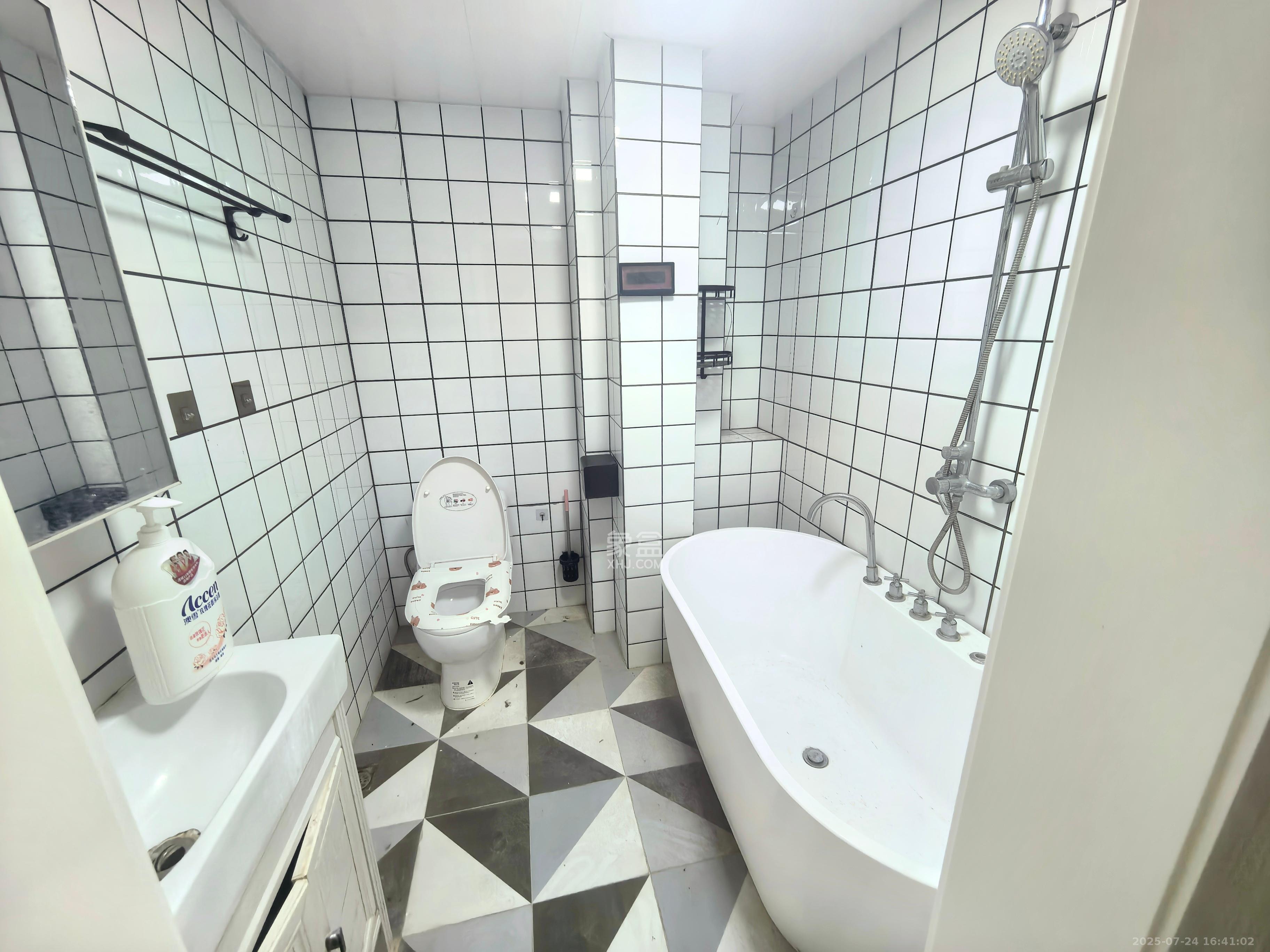 中信城市广场(中信新城一期) 1室1厅1卫 1400.0元/月 中信城市广场(中信新城一期) 1室1厅1卫 1400.0元/月室内图