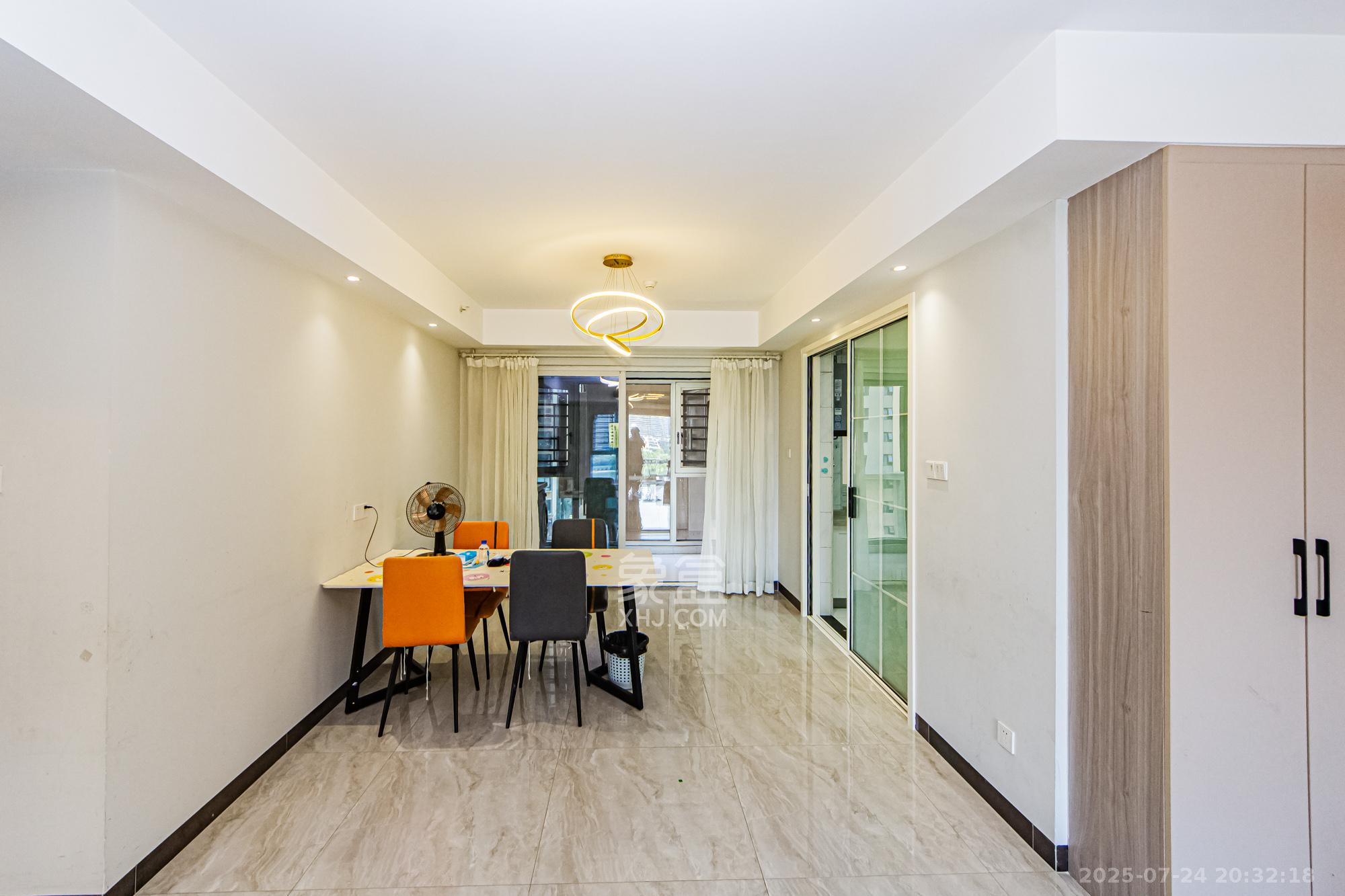 北辰三角洲C3区  5室2厅2卫    320.0万 北辰三角洲C3区  5室2厅2卫    320.0万客厅