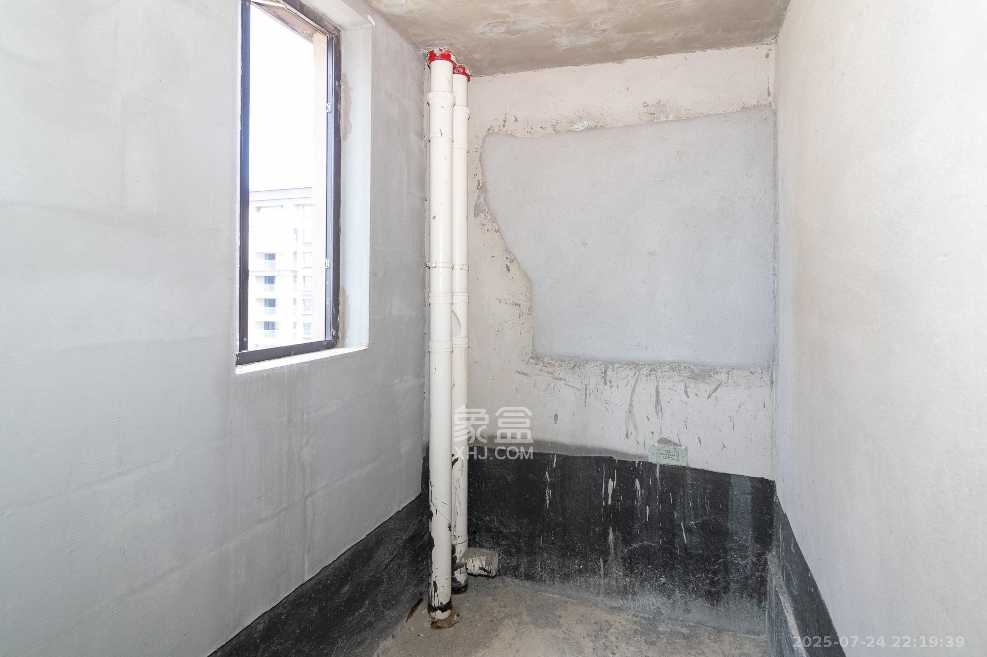 湾田望江府  4室2厅2卫    68.0万 湾田望江府  4室2厅2卫    68.0万卫生间