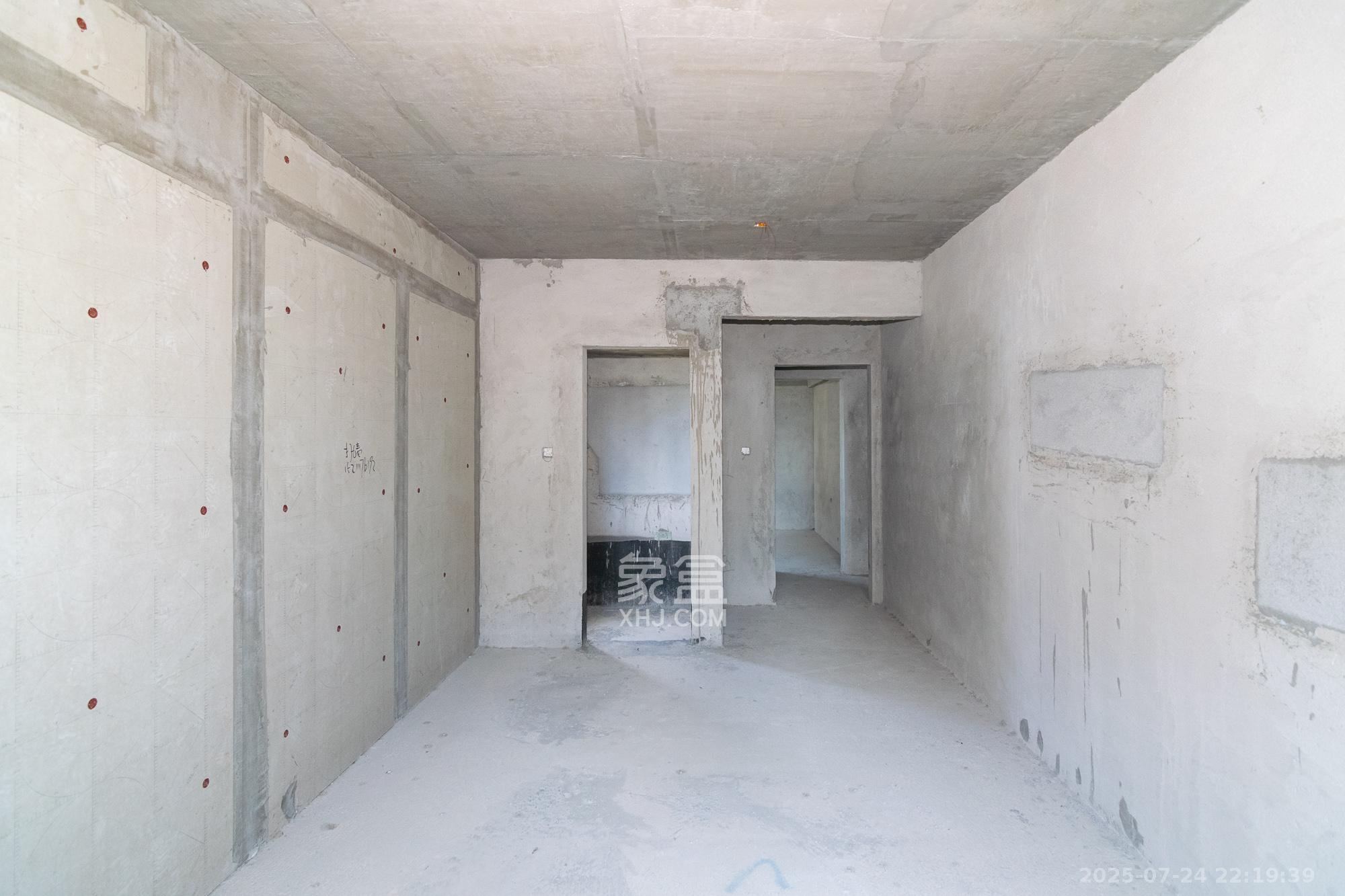 湾田望江府  4室2厅2卫    68.0万 湾田望江府  4室2厅2卫    68.0万卧室