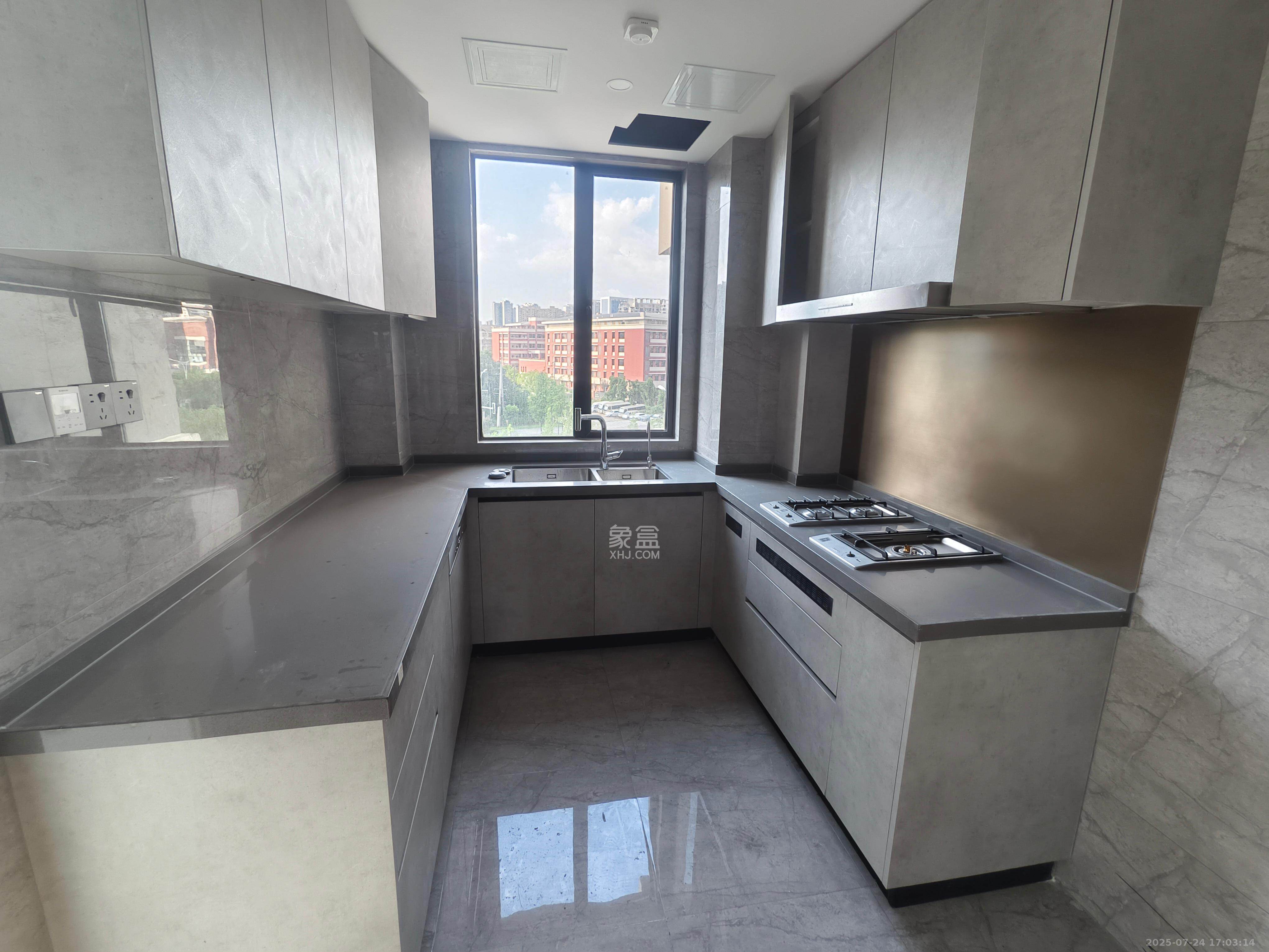 中欣楚天御府B区观澜 3室2厅2卫 4500.0元/月 中欣楚天御府B区观澜 3室2厅2卫 4500.0元/月室内图