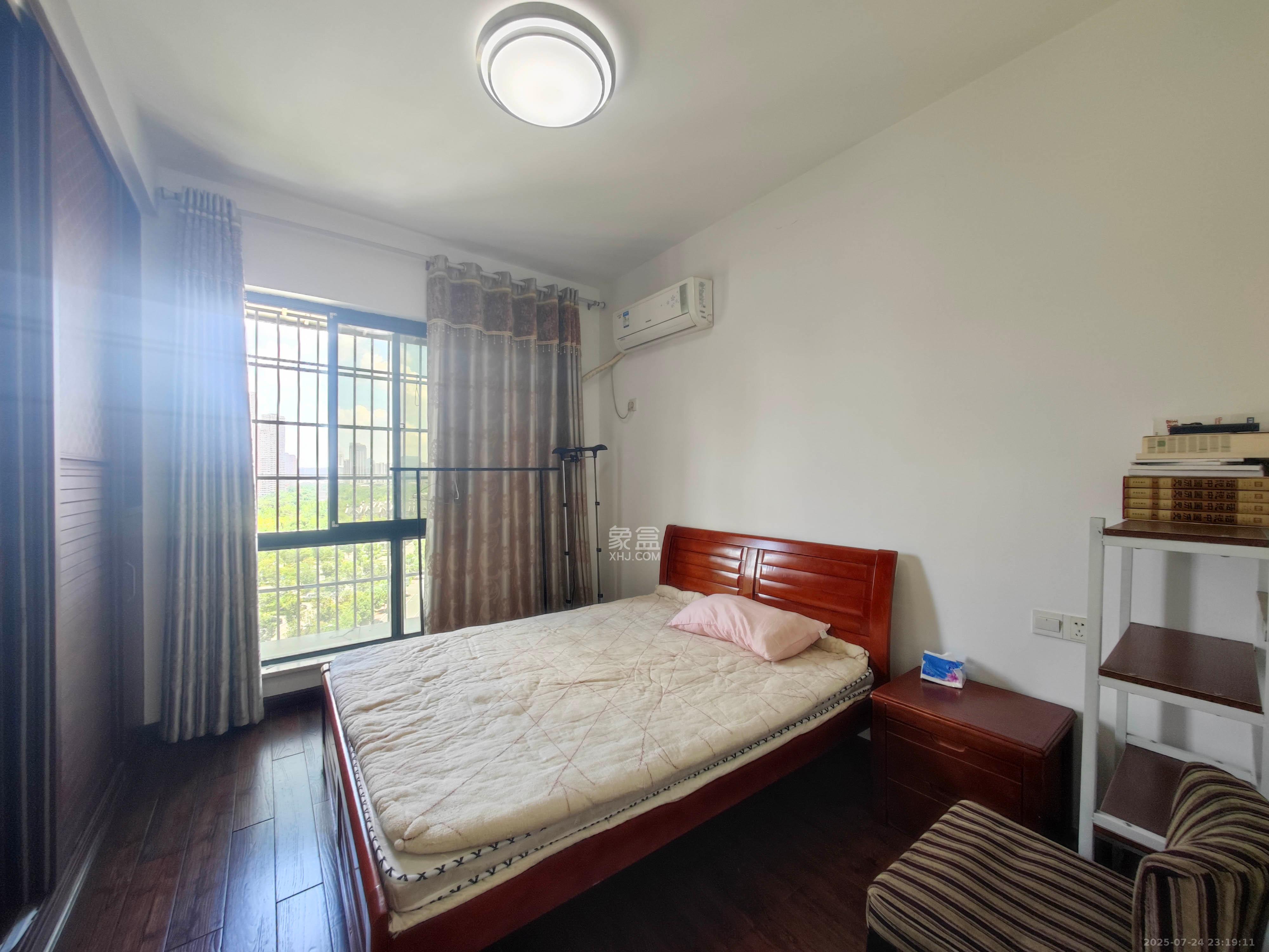 水岸天际(一期、二期) 4室2厅2卫 109.0万 水岸天际(一期、二期) 4室2厅2卫 109.0万卧室