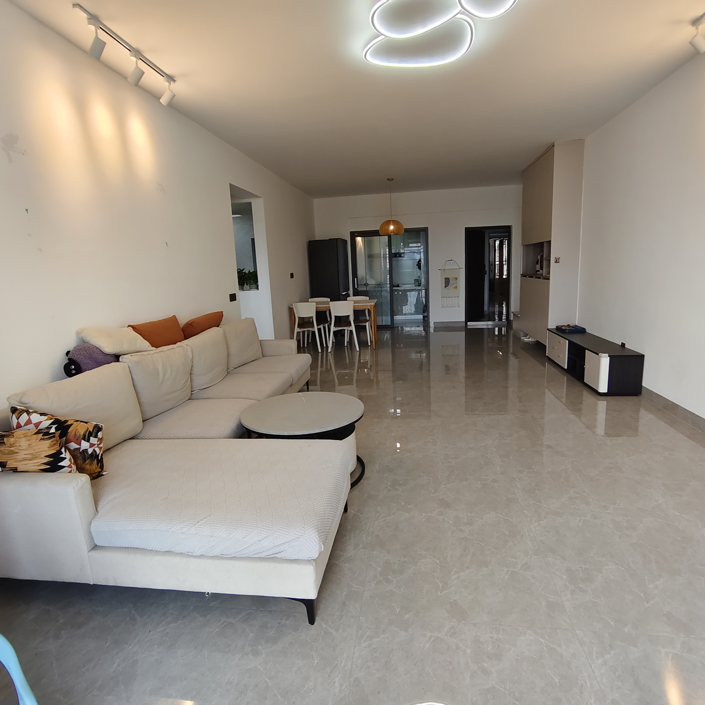 世茂璀璨滨江 3室2厅2卫 2599.0元/月 世茂璀璨滨江 3室2厅2卫 2599.0元/月室内图