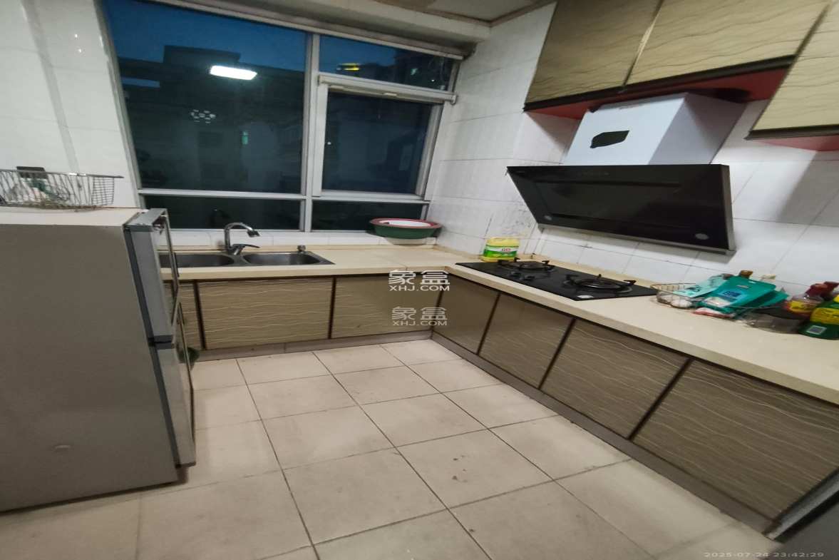 壹号公馆  1室1厅0卫    2600.0元/月 壹号公馆  1室1厅0卫    2600.0元/月室内图