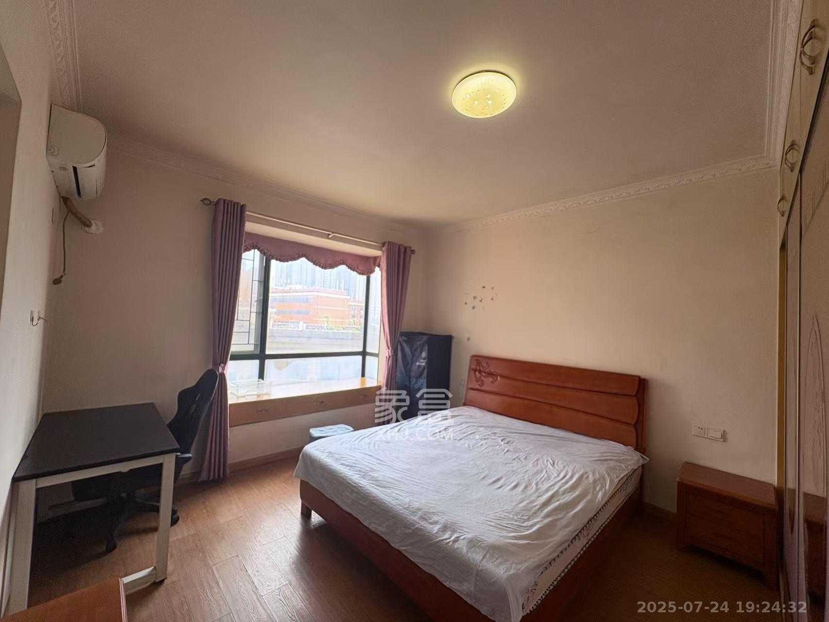 麓谷公馆(涉外国际公馆) 4室2厅2卫 2800.0元/月 麓谷公馆(涉外国际公馆) 4室2厅2卫 2800.0元/月室内图