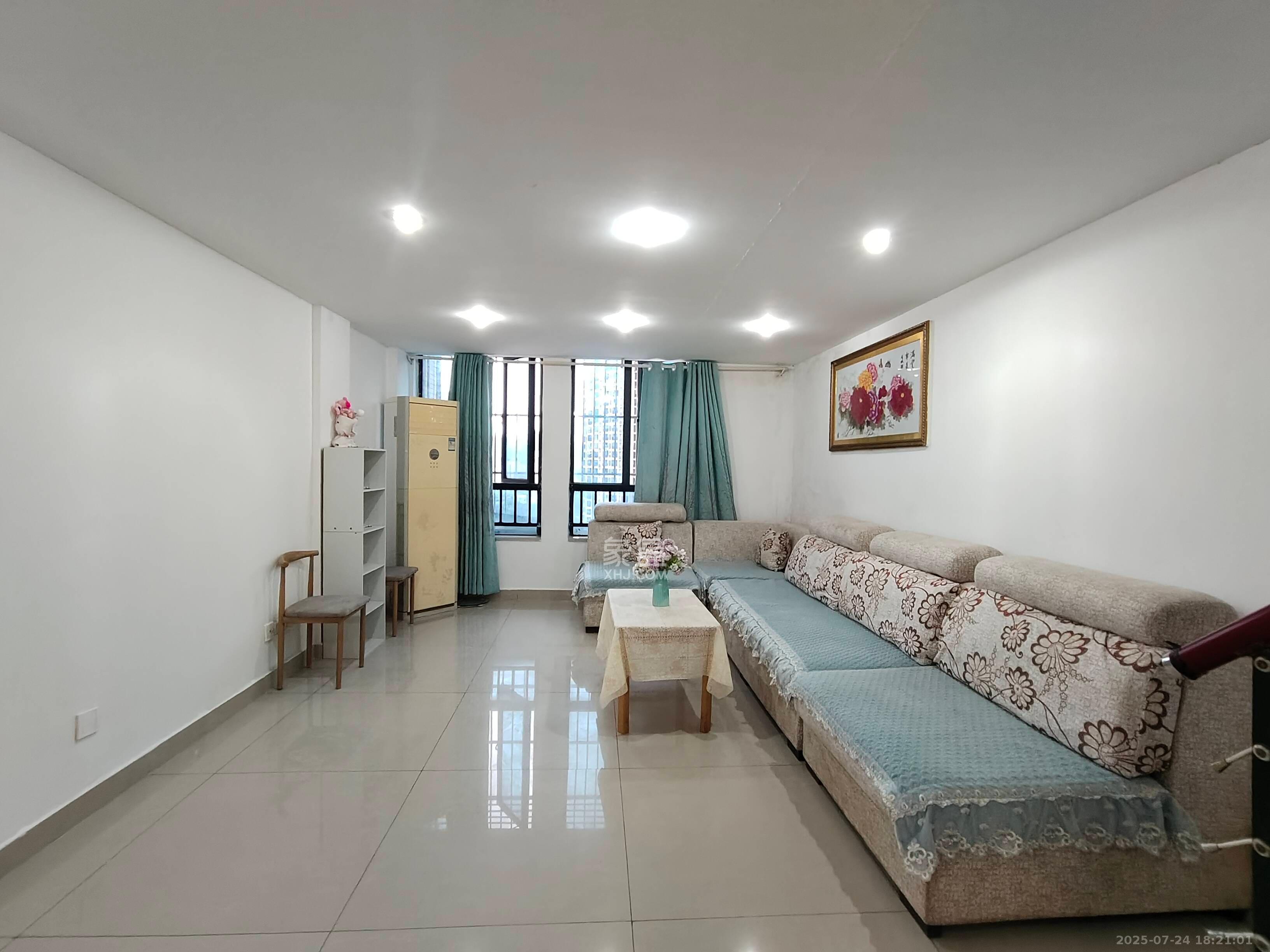 融圣国际 2室2厅2卫 2500.0元/月 融圣国际 2室2厅2卫 2500.0元/月室内图