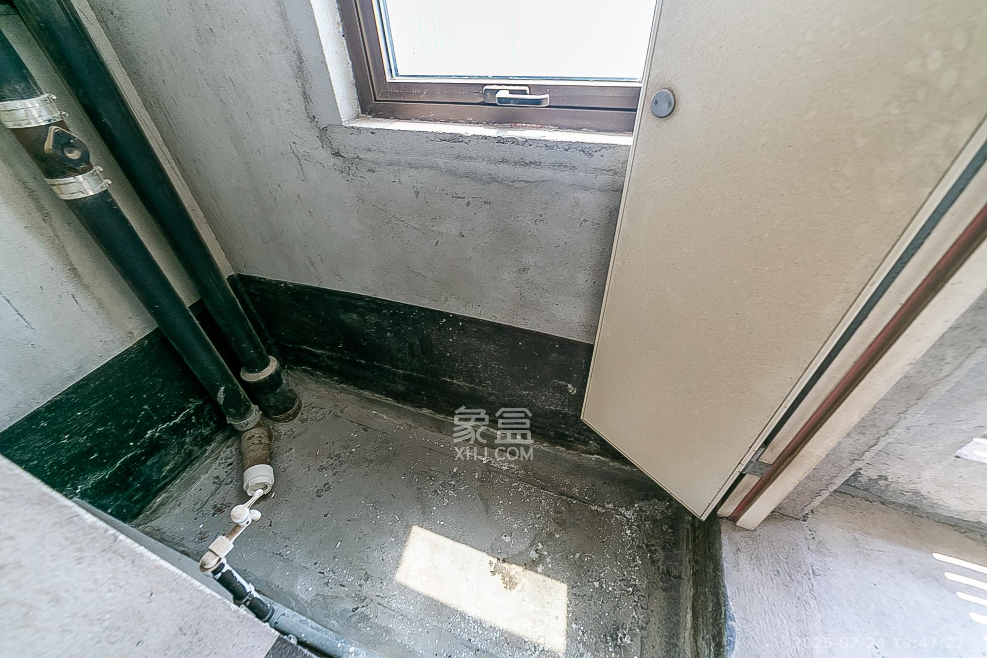 中建江山壹号  4室2厅2卫   750.00万卫生间