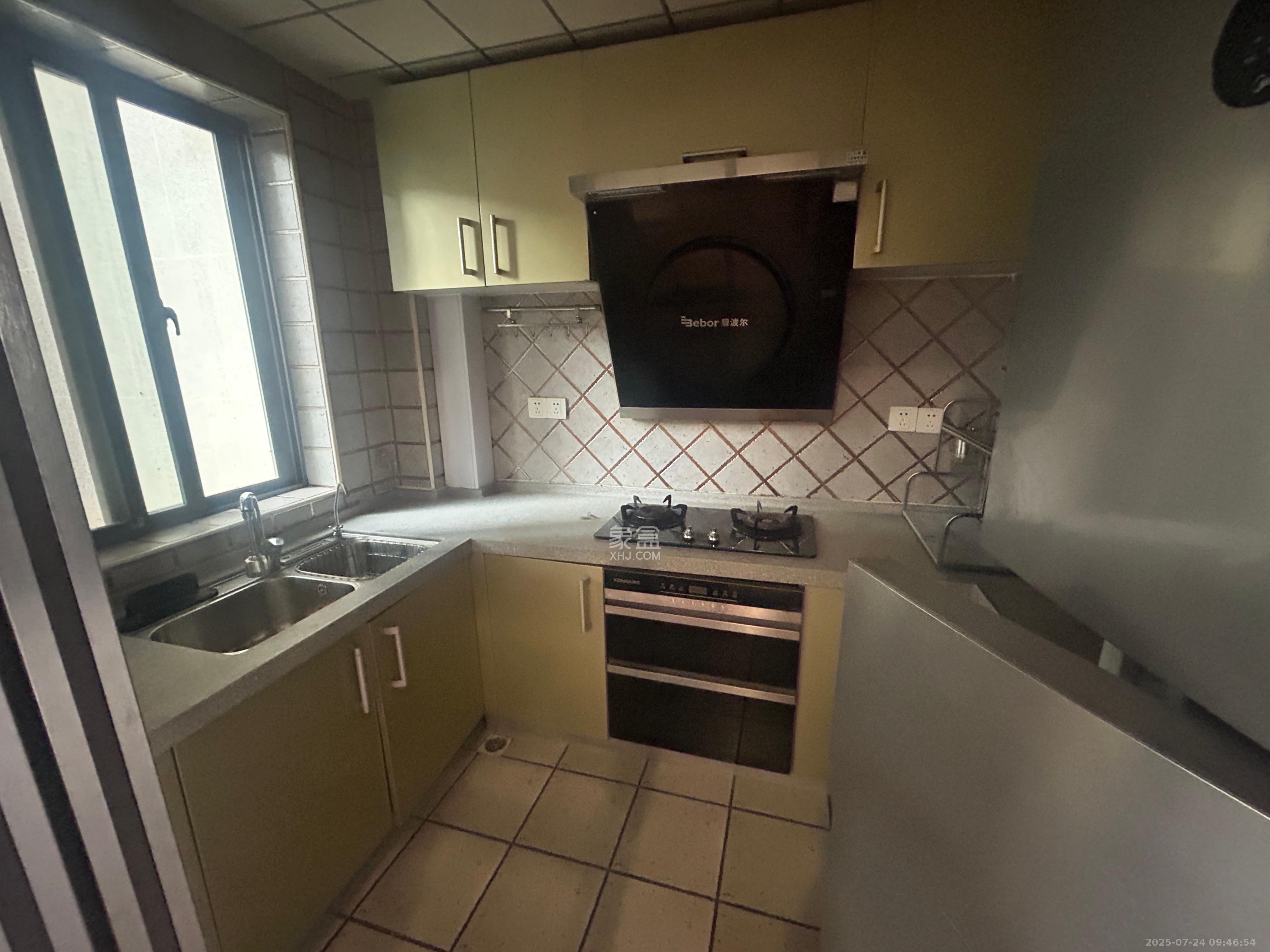 上海城小区 4室2厅2卫 2500.0元/月 上海城小区 4室2厅2卫 2500.0元/月室内图