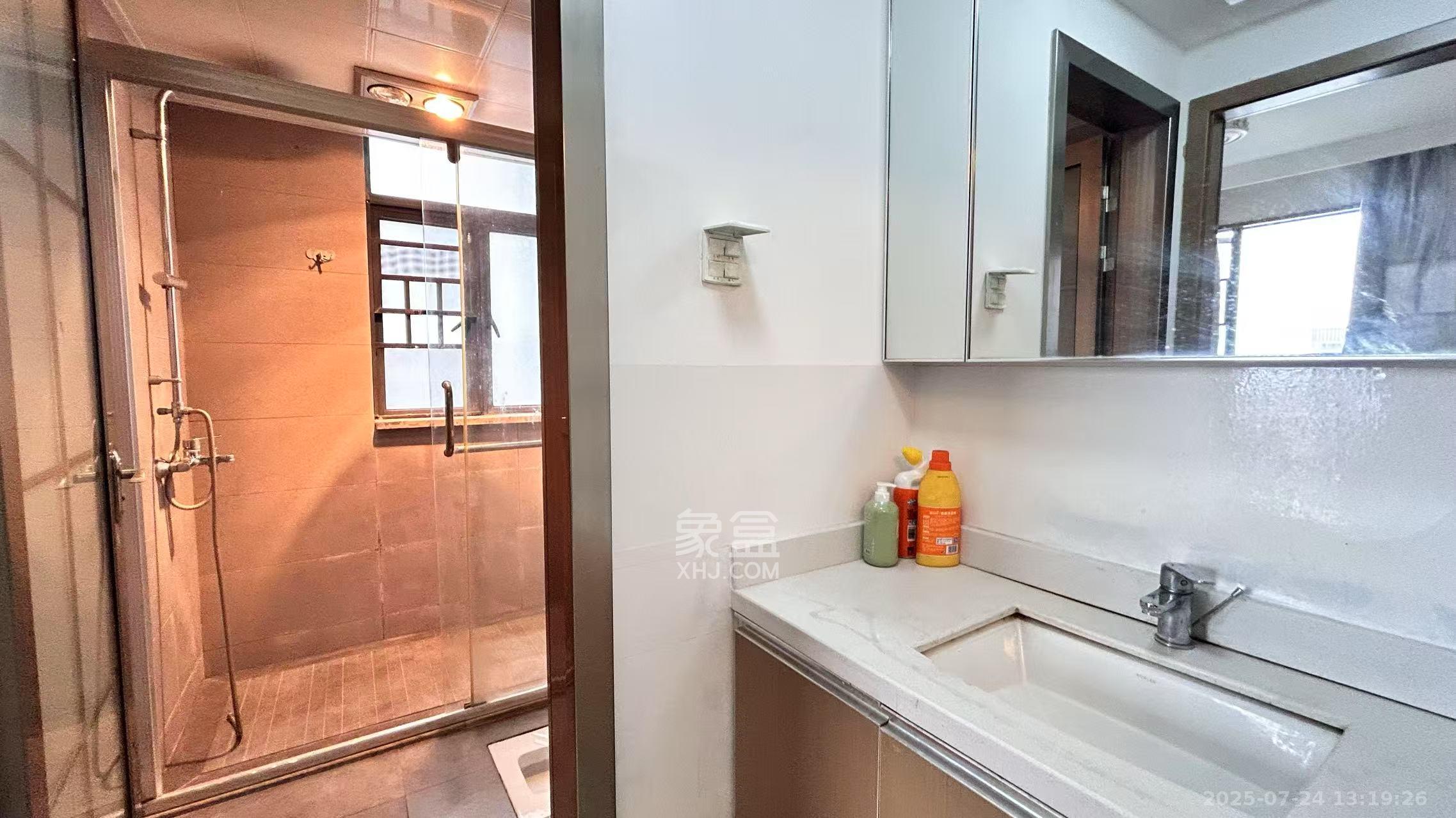 恒伟湘江时代 3室2厅1卫 3000.0元/月 恒伟湘江时代 3室2厅1卫 3000.0元/月室内图