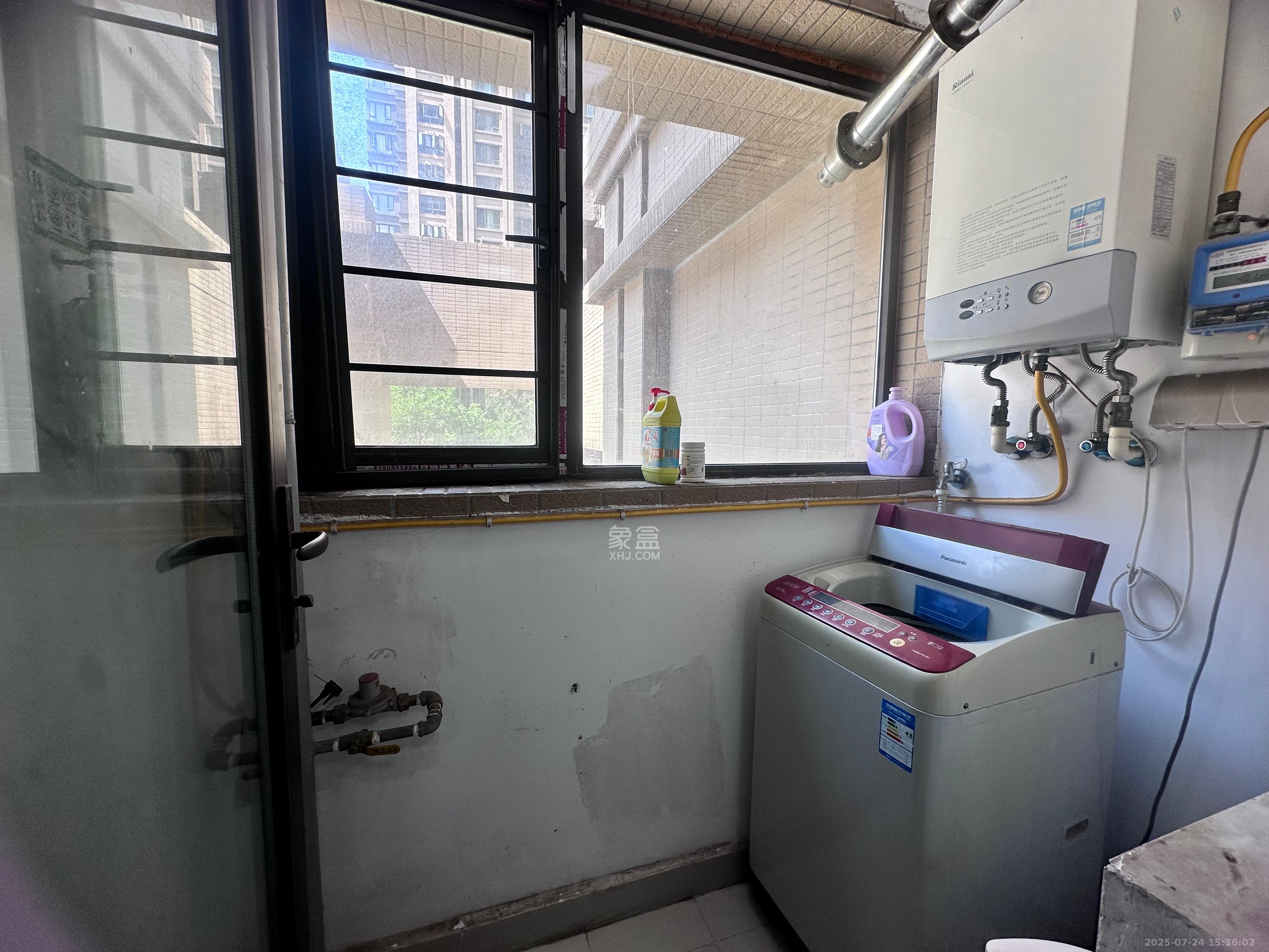 中海国际二期  3室2厅2卫    2200.0元/月 中海国际二期  3室2厅2卫    2200.0元/月室内图