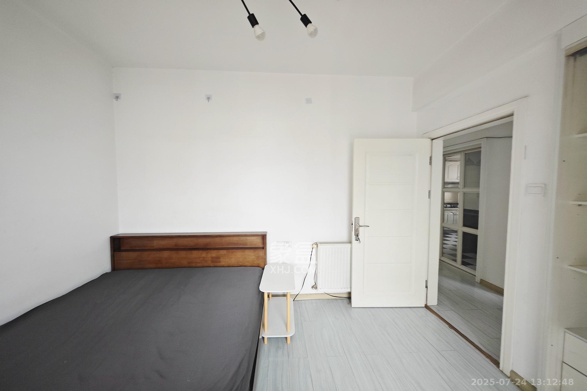 曙光大邸  3室2厅2卫    90.0万 曙光大邸  3室2厅2卫    90.0万卧室