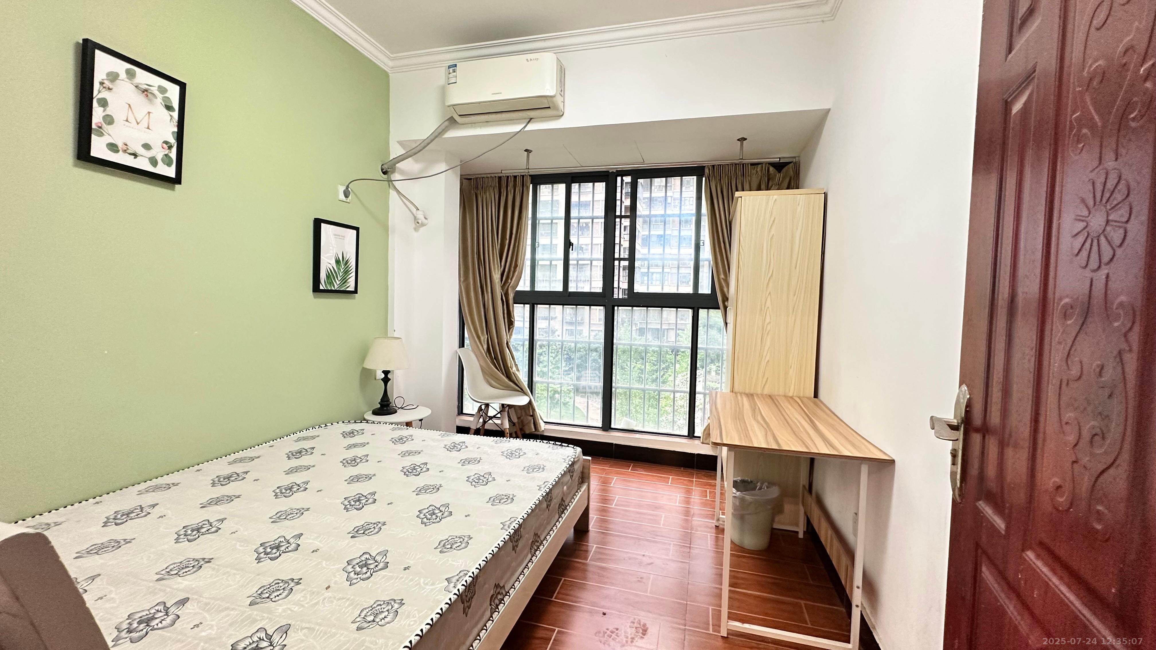 勤诚达新界 5室2厅2卫 2300.0元/月 勤诚达新界 5室2厅2卫 2300.0元/月室内图