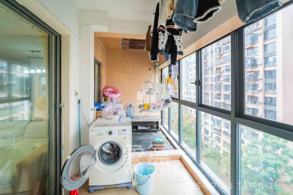 中城丽景香山园 3室2厅1卫 2600.0元/月 中城丽景香山园 3室2厅1卫 2600.0元/月室内图