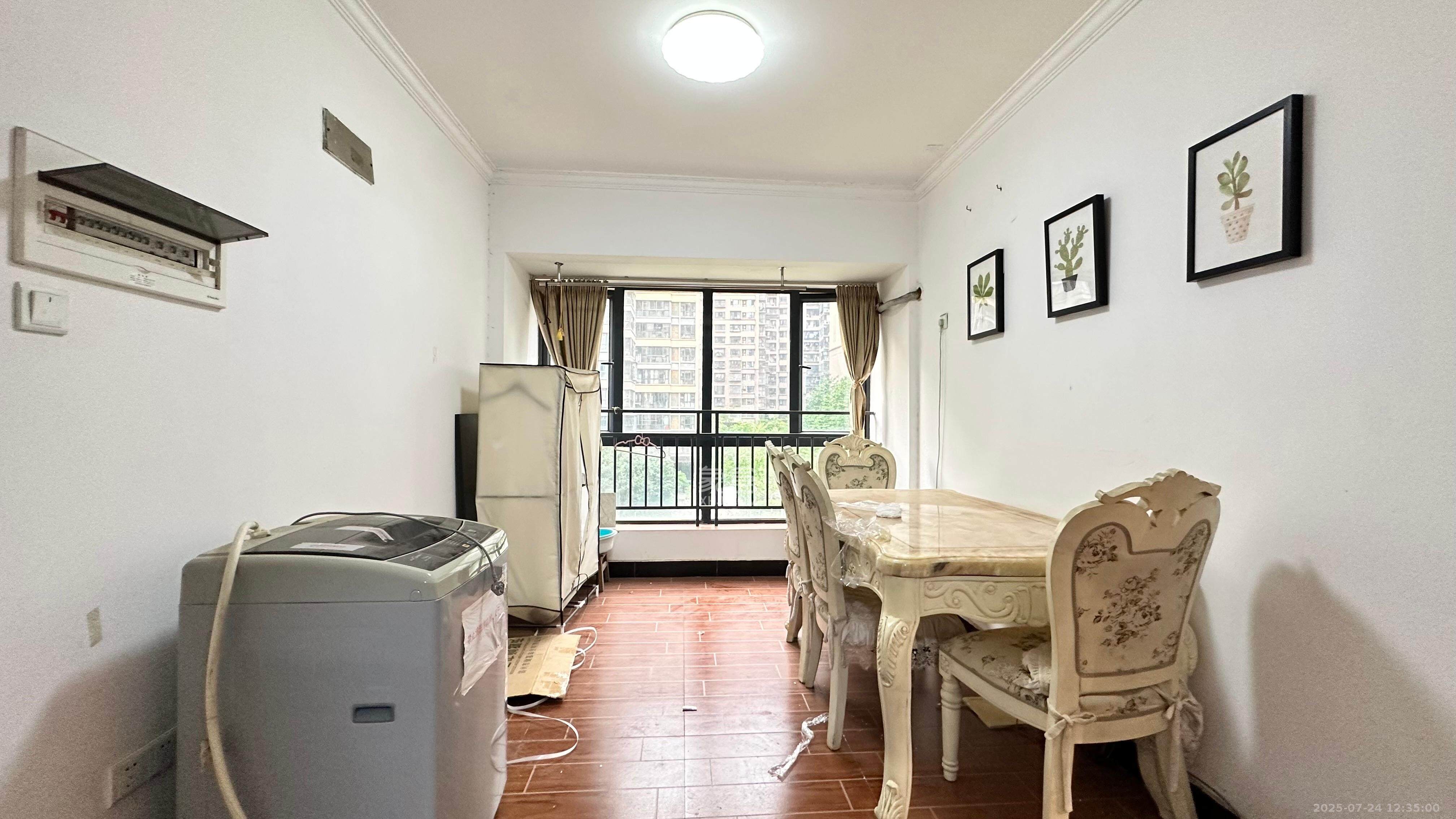 勤诚达新界 5室2厅2卫 2300.0元/月 勤诚达新界 5室2厅2卫 2300.0元/月室内图