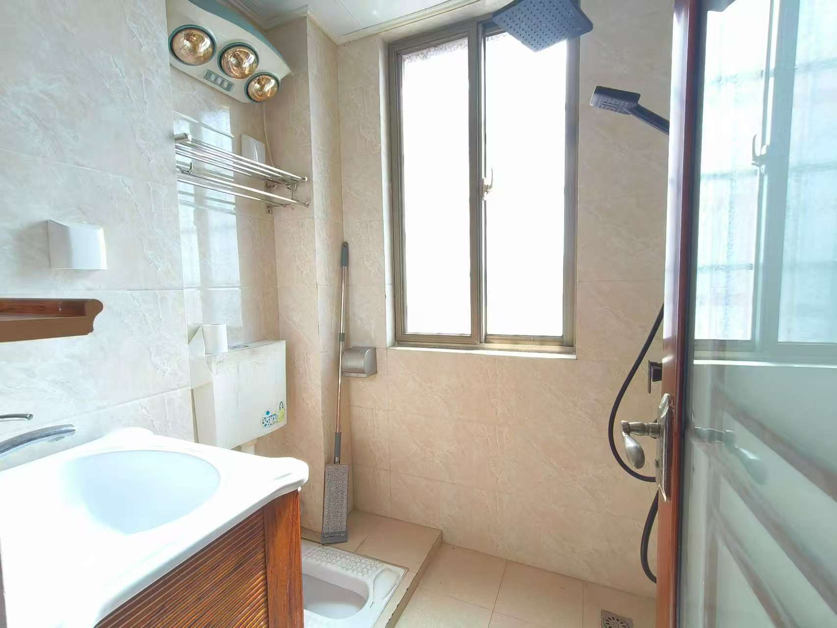 凤凰明珠  3室2厅2卫    155.0万 凤凰明珠  3室2厅2卫    155.0万室内图