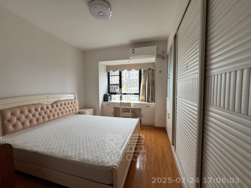 中建御山和苑  3室2厅2卫    1900.0元/月 中建御山和苑  3室2厅2卫    1900.0元/月室内图